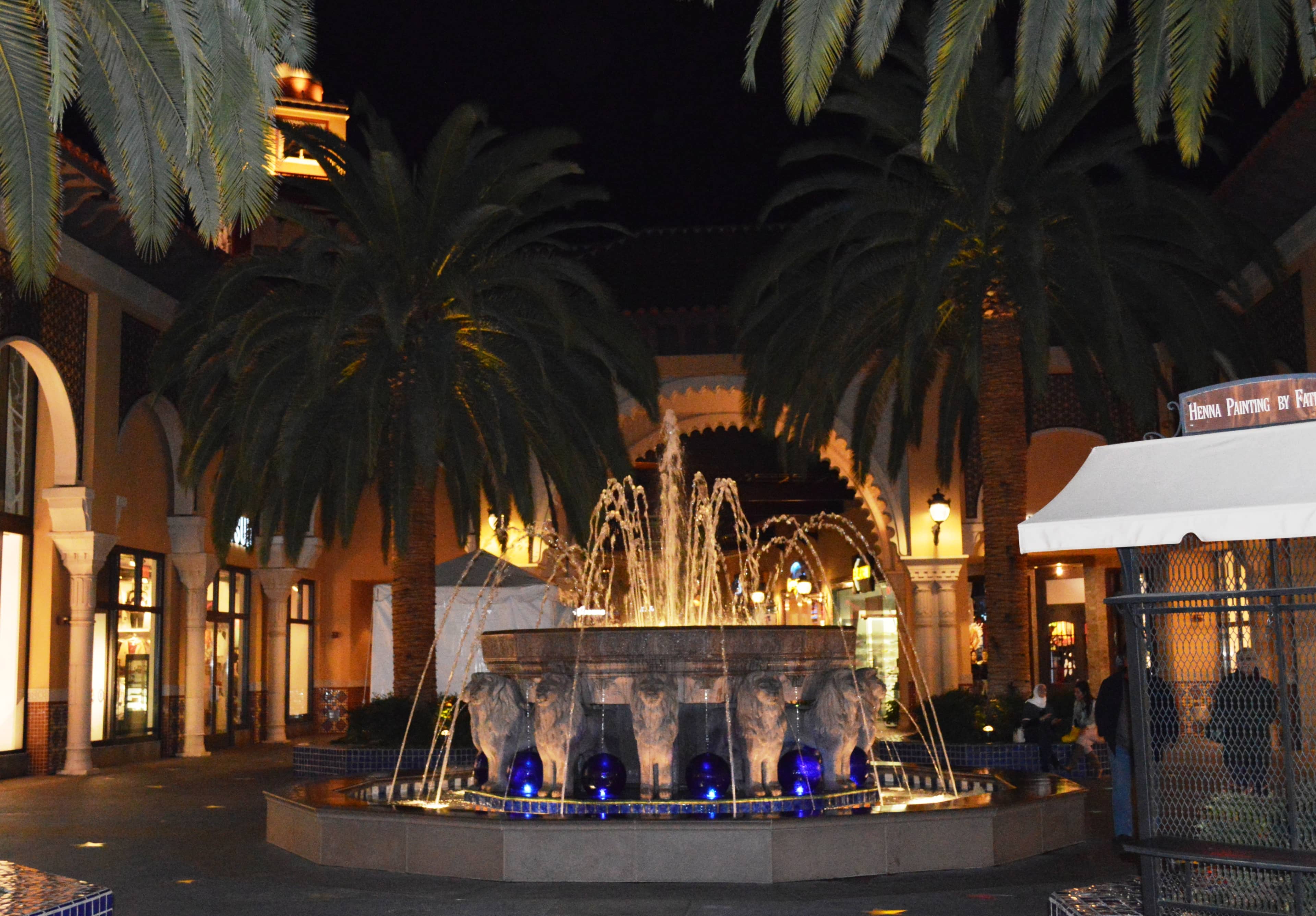 Vibrant Shopping Destination