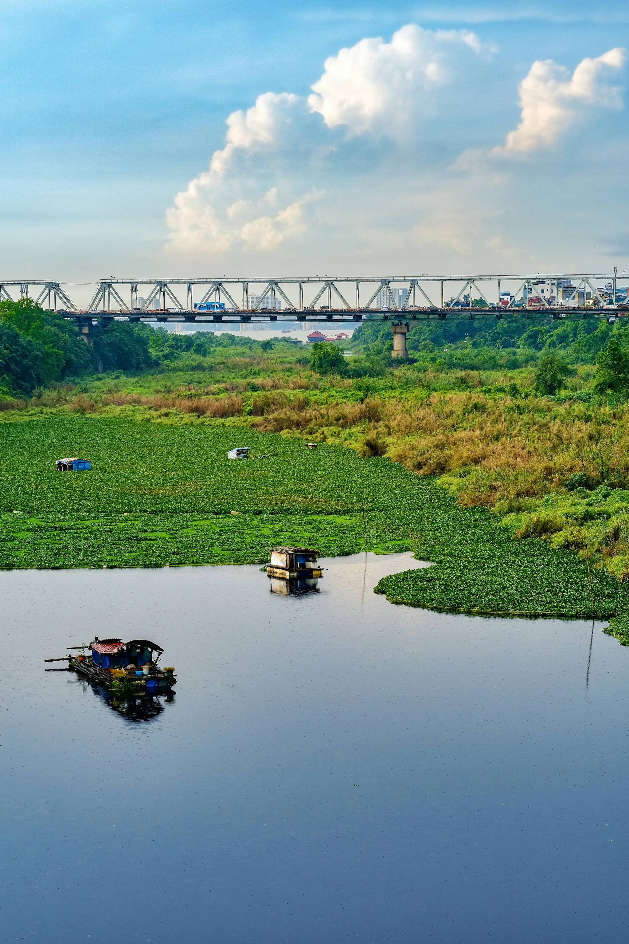 Local Riverside Atmosphere