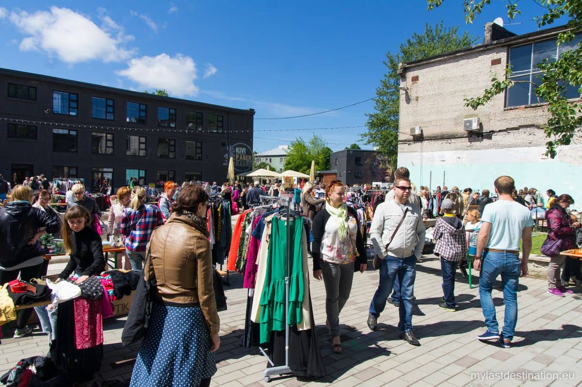 Unique Boutiques & Cafes