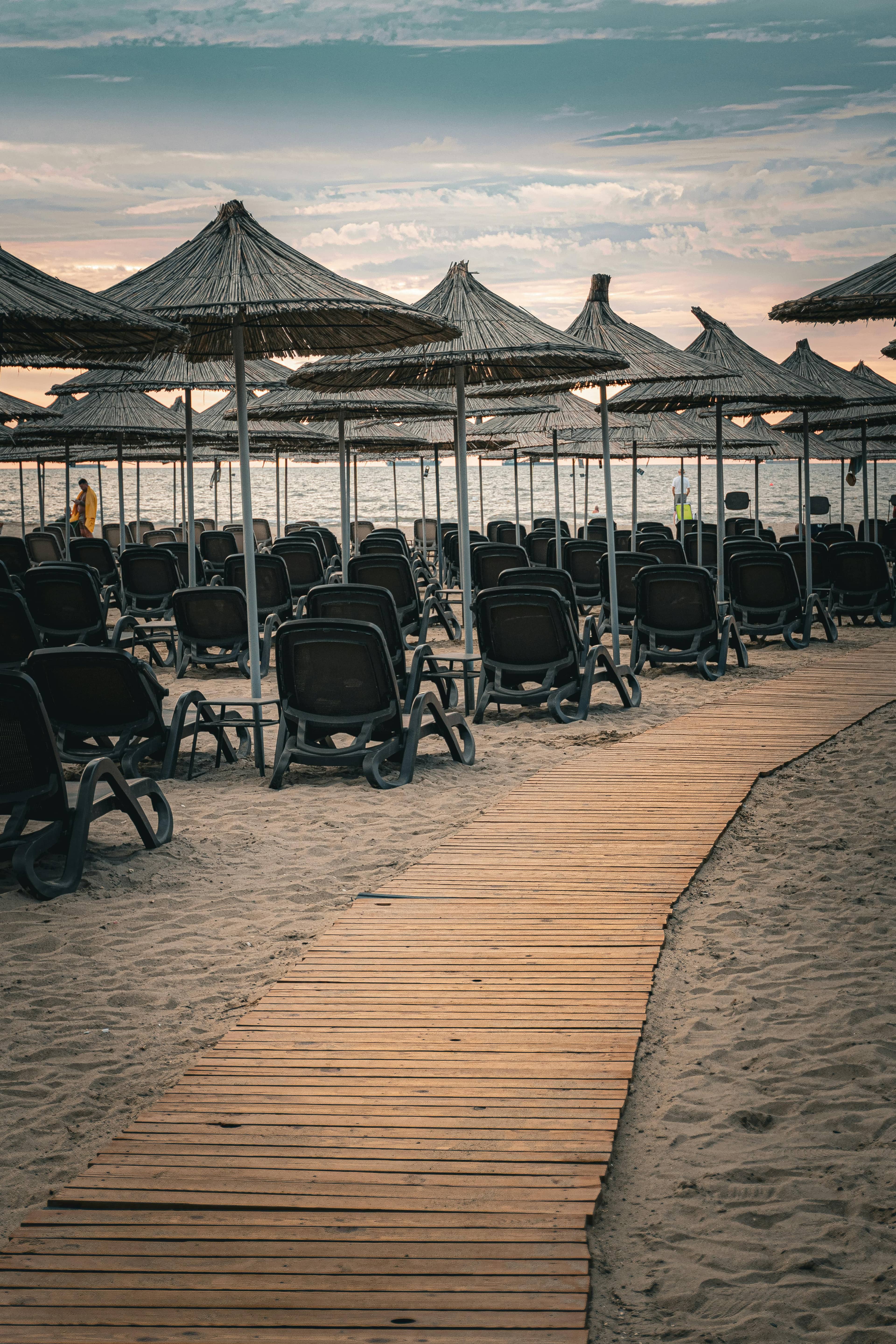 Rentable Lounge Chairs