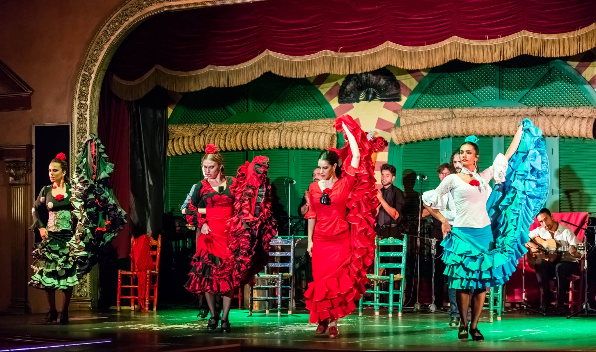 Triana's Vibrant Atmosphere