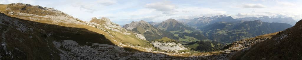 Panoramic Mountain Views