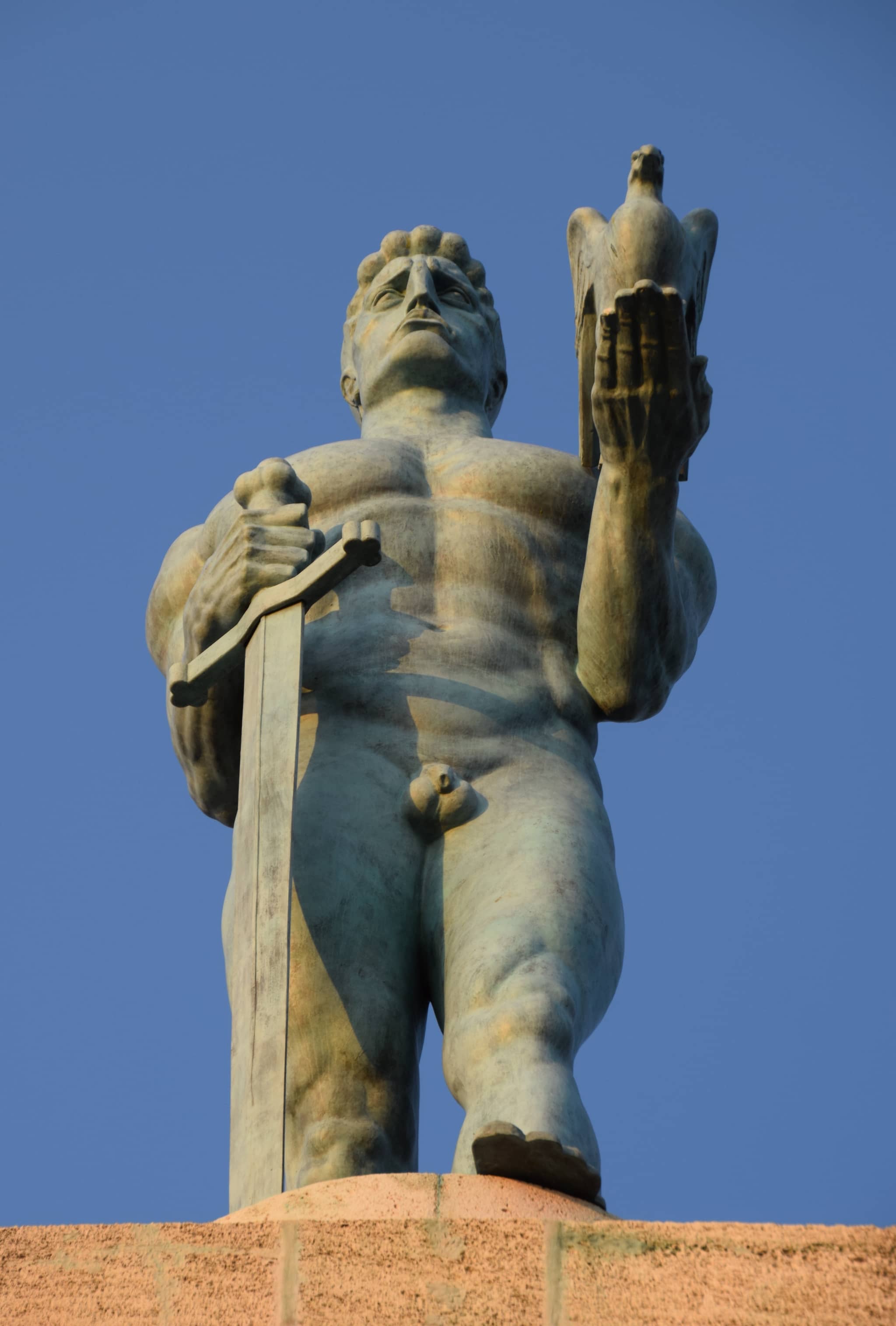 Victor Monument