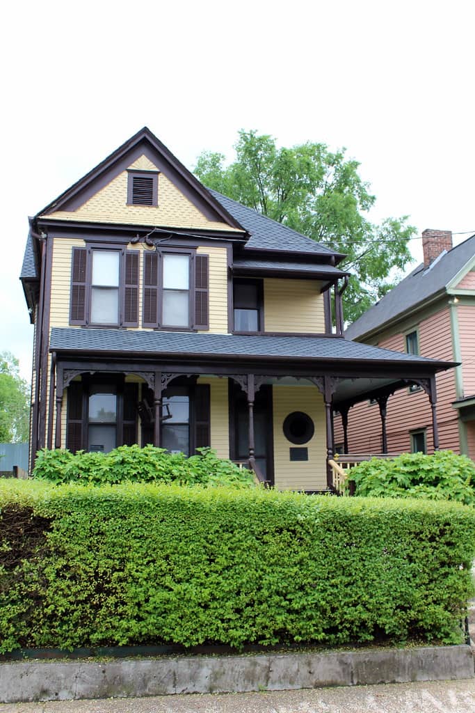 The Garden and Guide's Narration