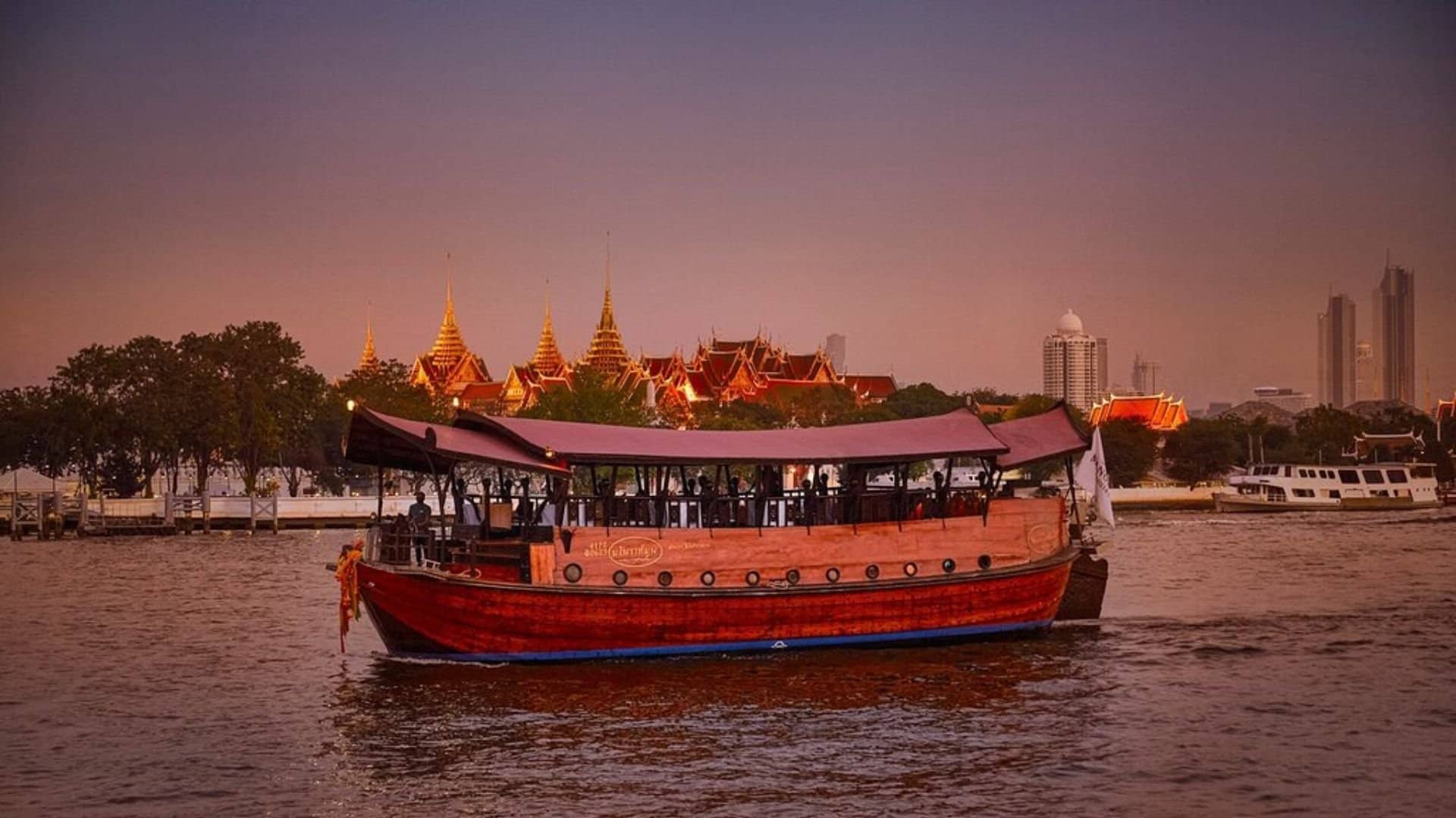 Blue-Flag River Cruise View