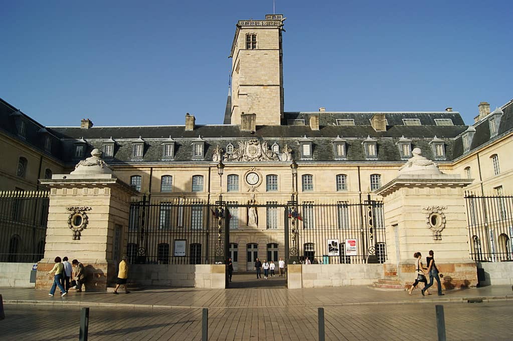 Informative Guided Tour