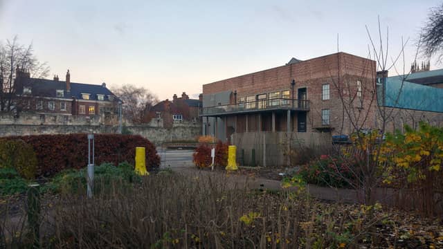 Gardens & Daily Tours