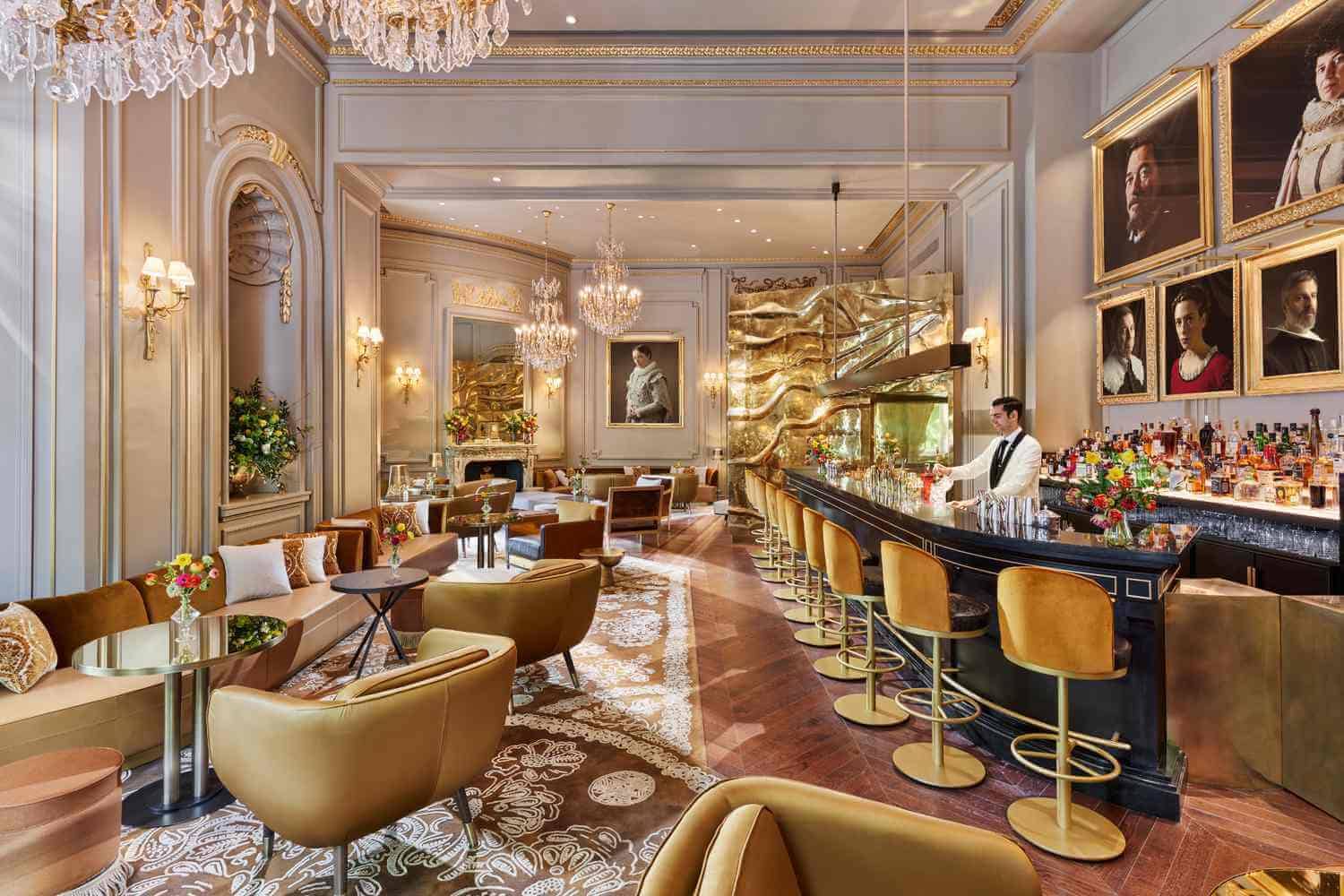 Friendly Bar and Welcome