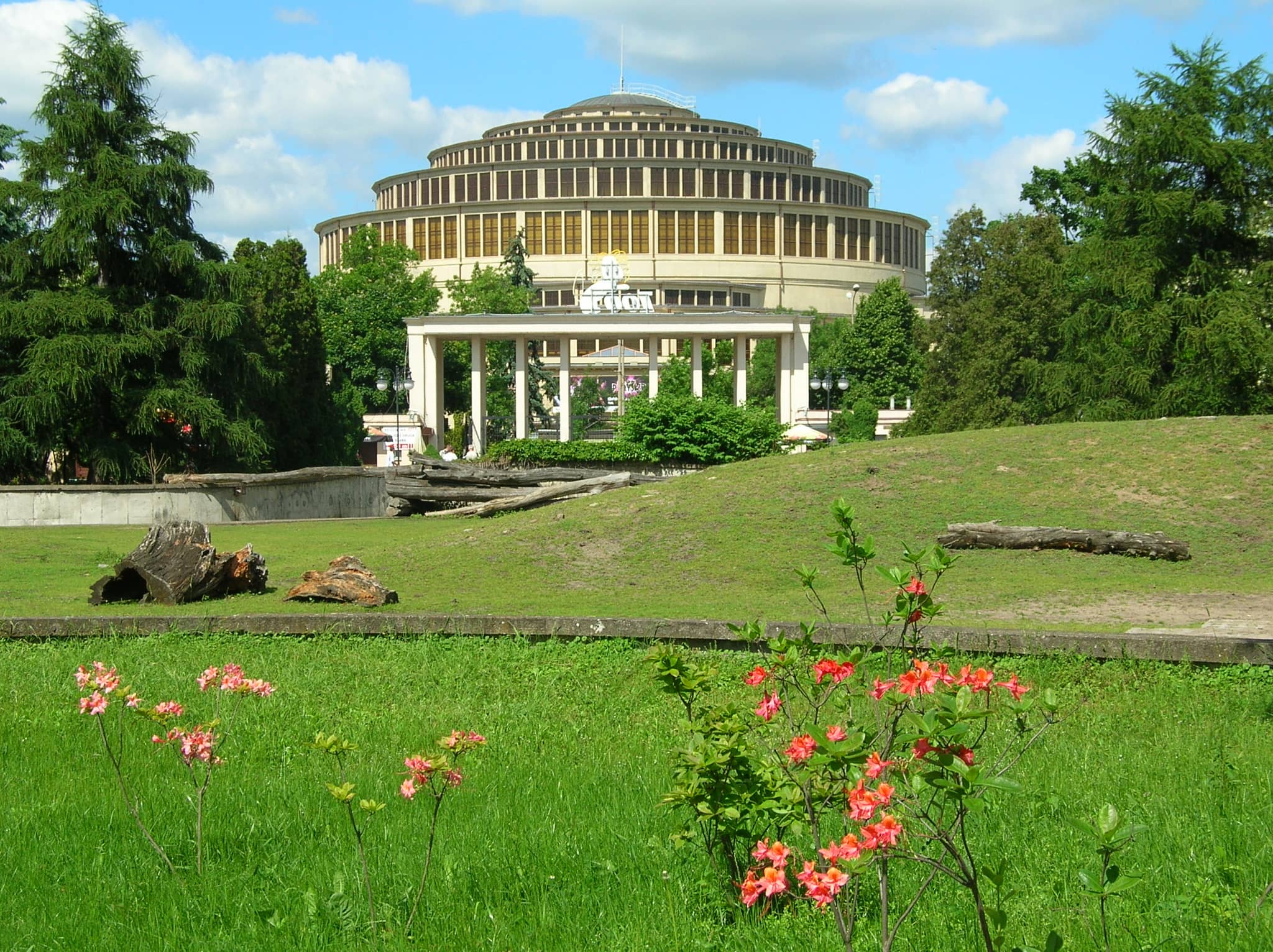Centennial Hall Gardens