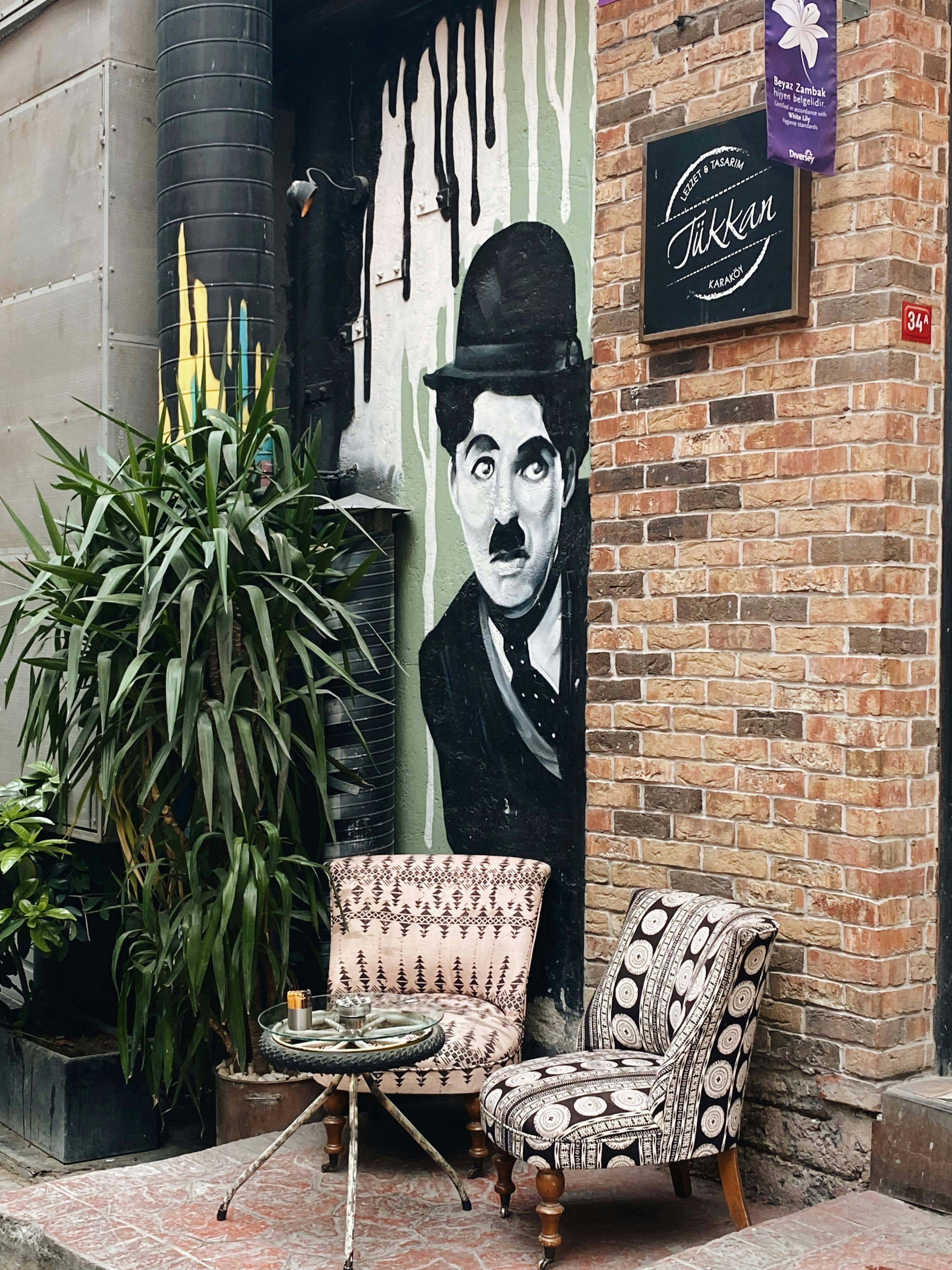 Charming Cafes & Street Art