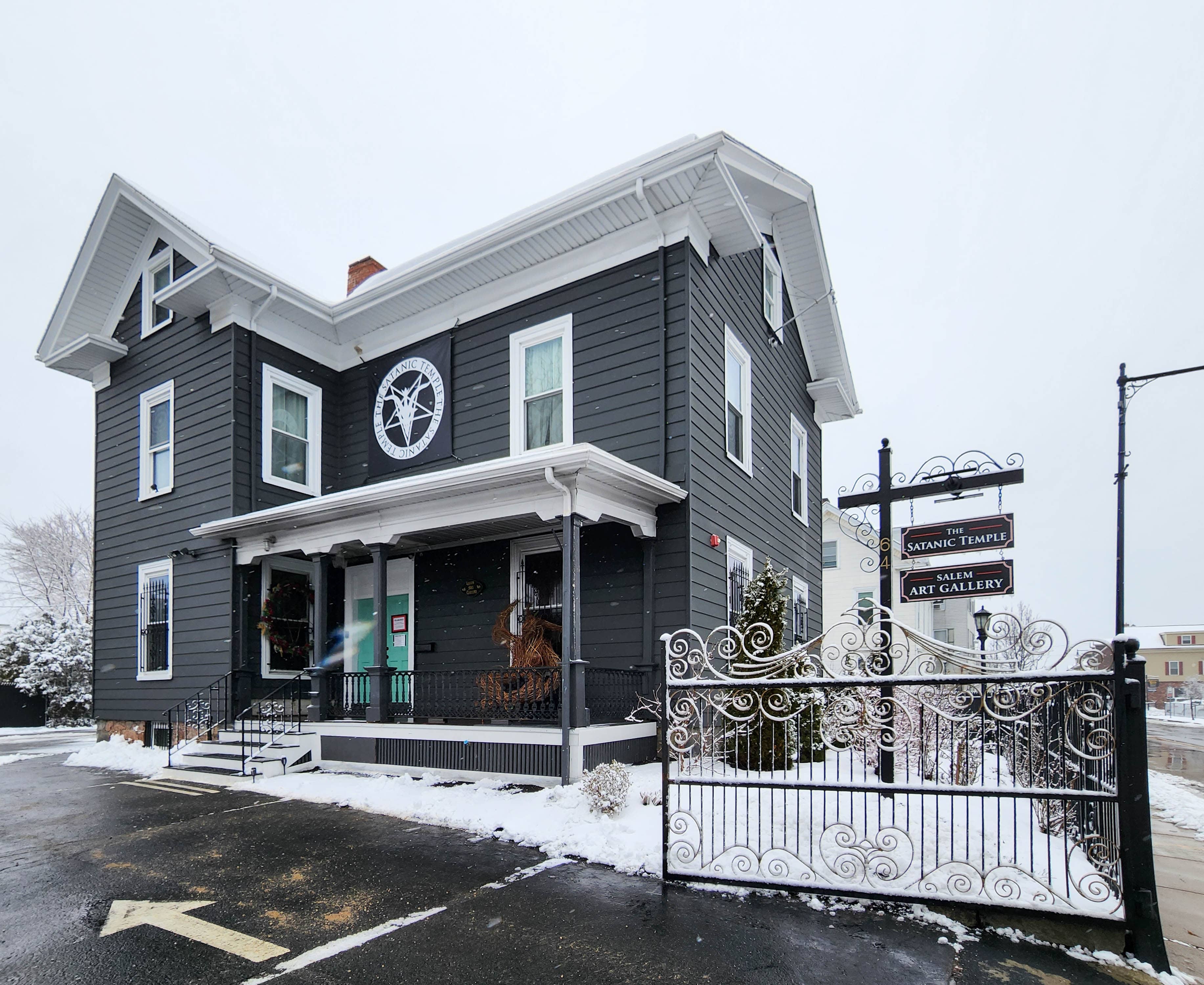 Unique Architecture & Decor