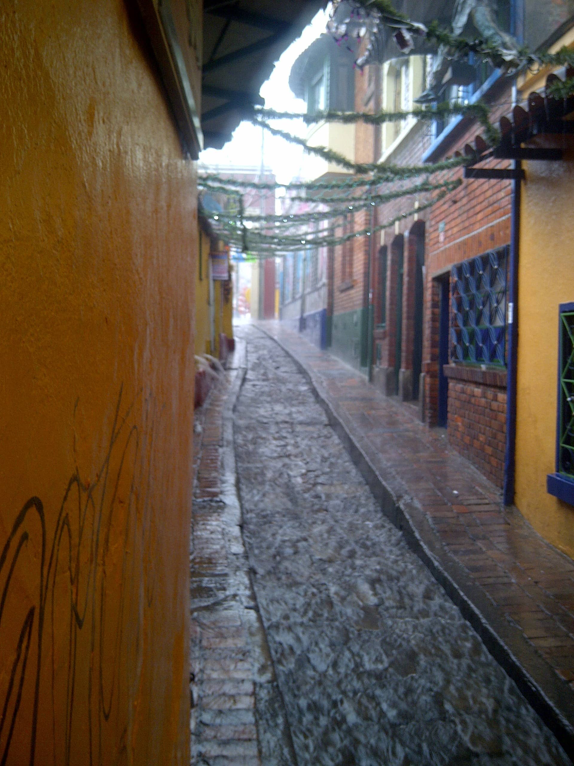 Narrow, Immersive Alleyway