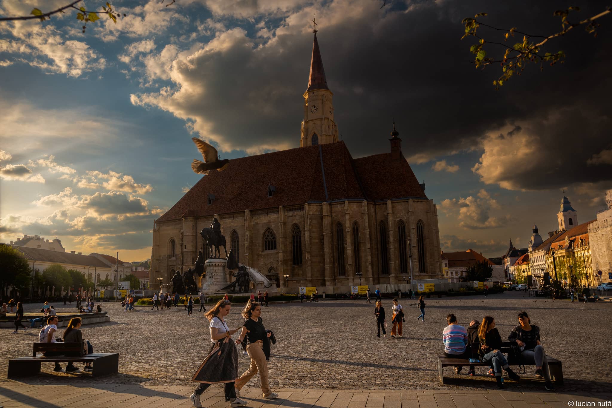 Unirii Square Atmosphere