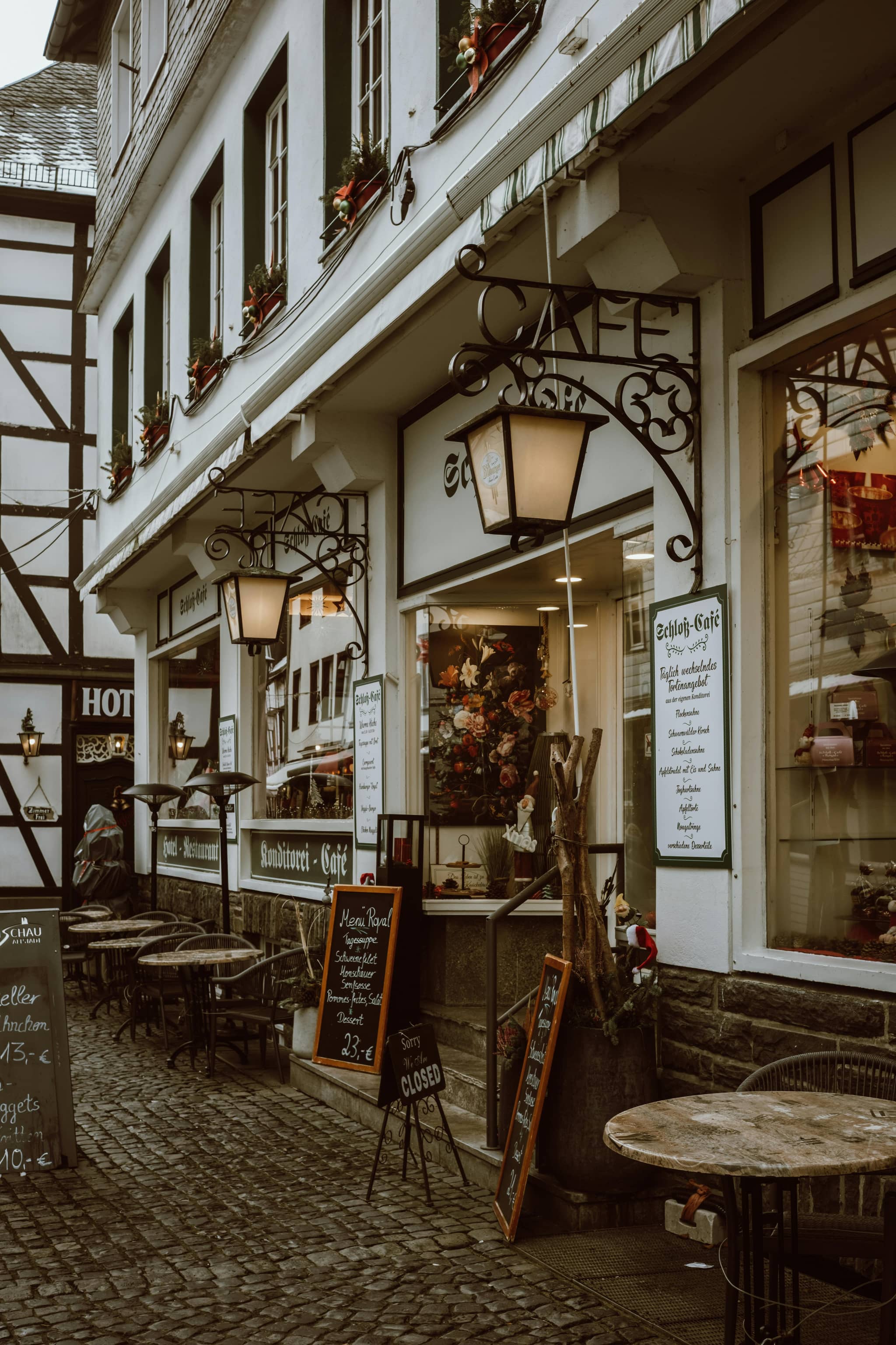 Courtyard Café