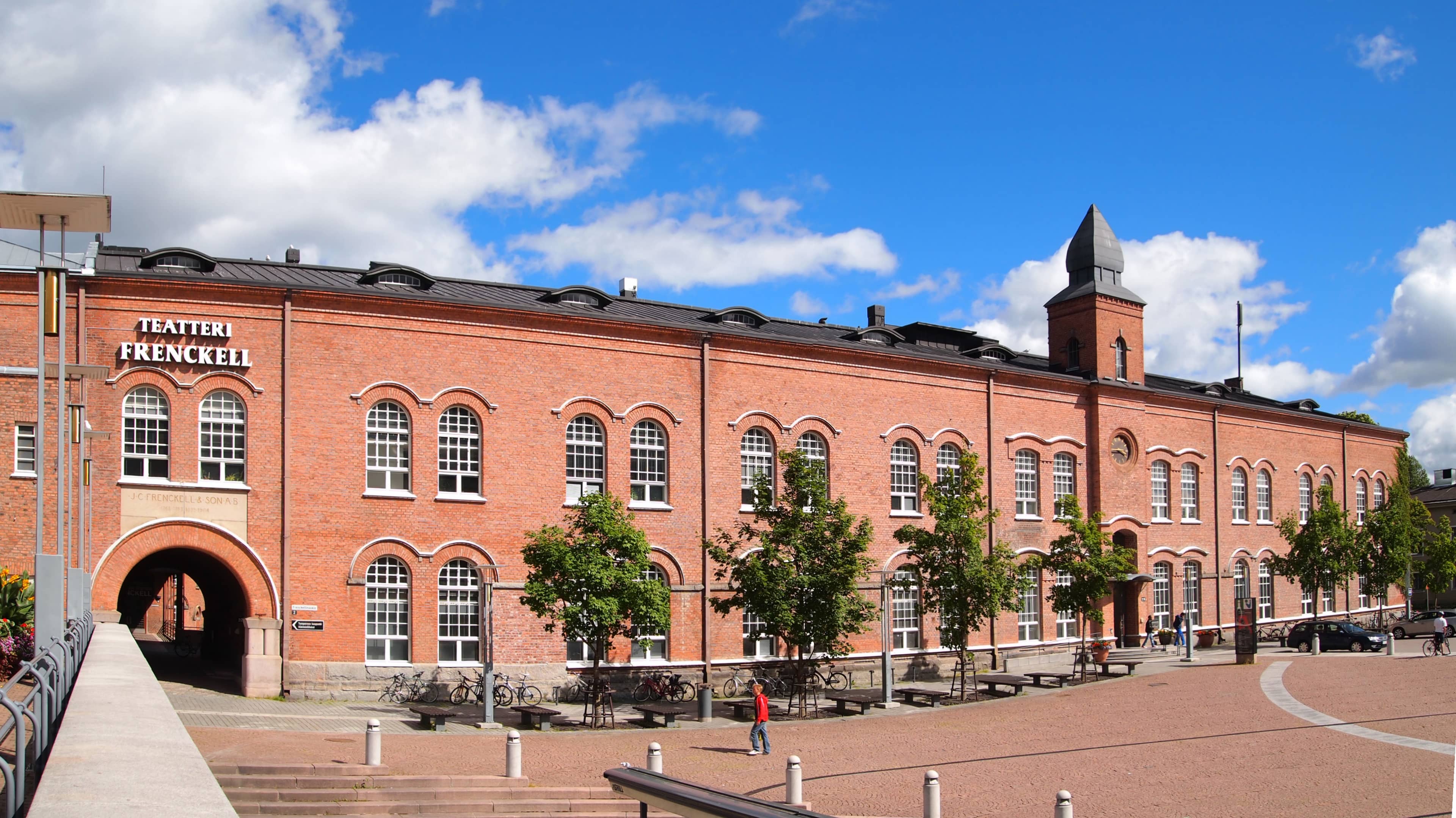 Frenckell Square Ambiance