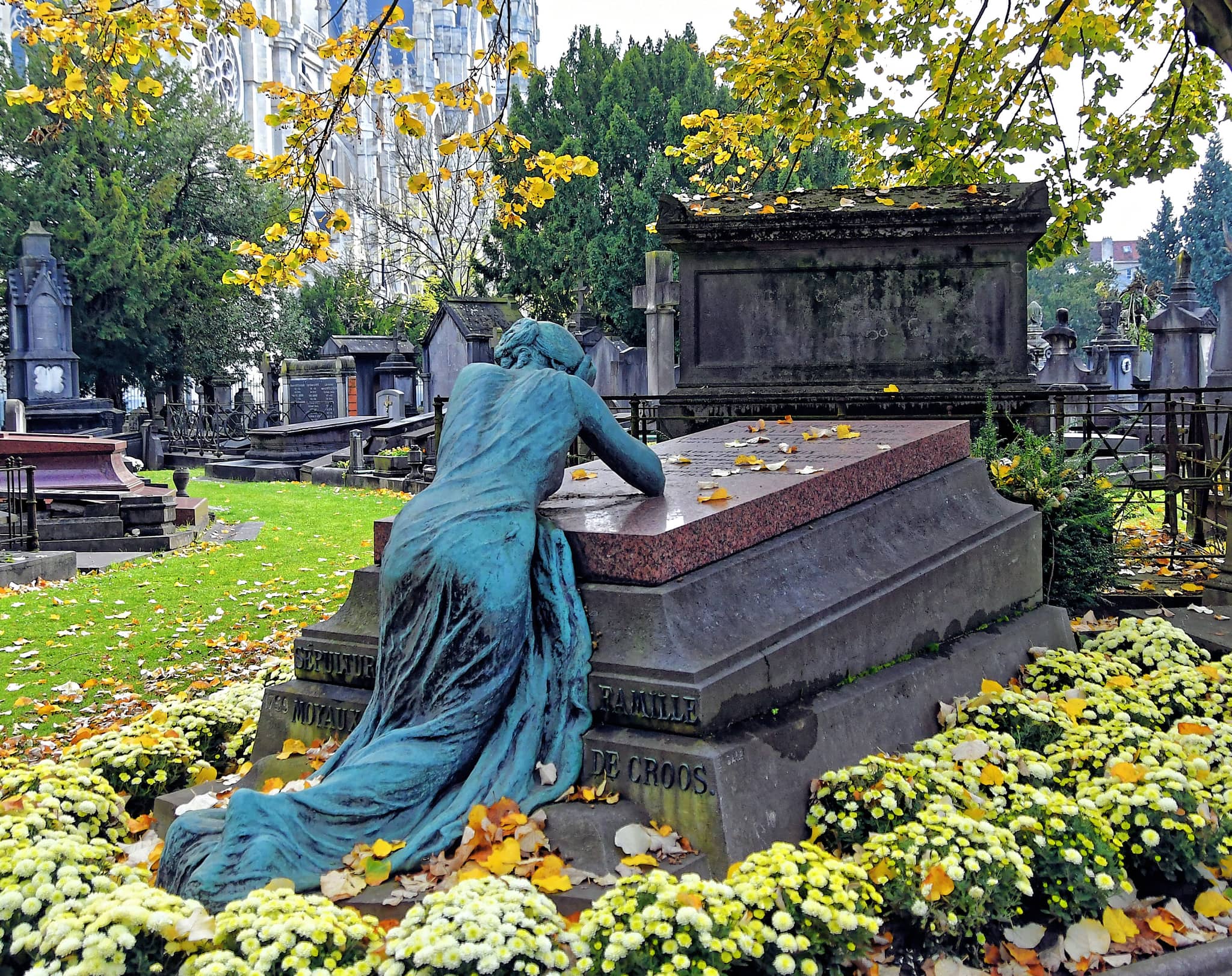 Underground Graves