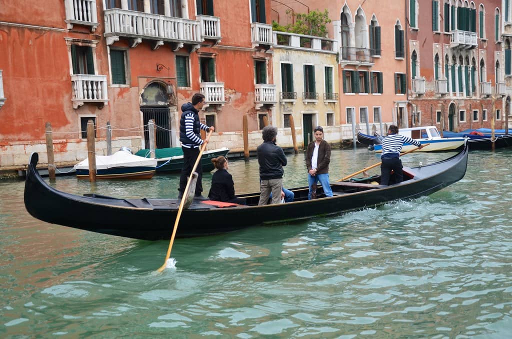 Traghetto Gondola Crossing