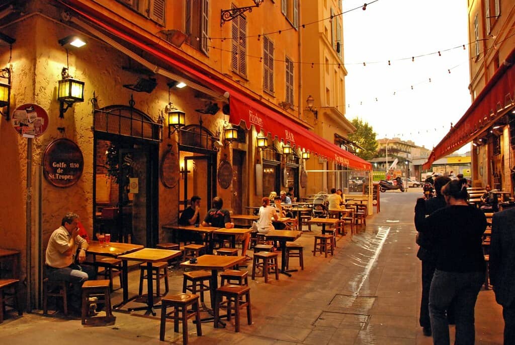 Local Eateries & Bars