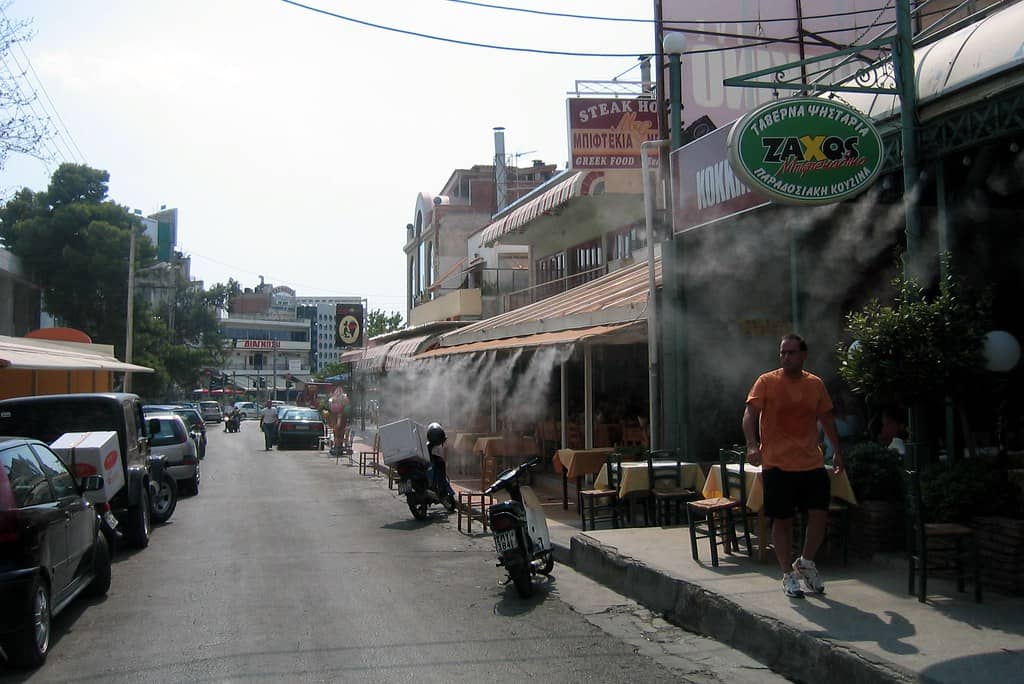 Shopping & Dining Hub