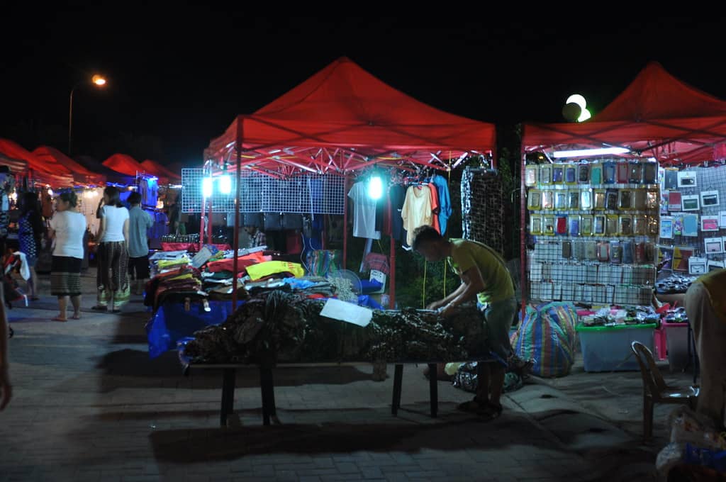 Local Handicrafts & Souvenirs