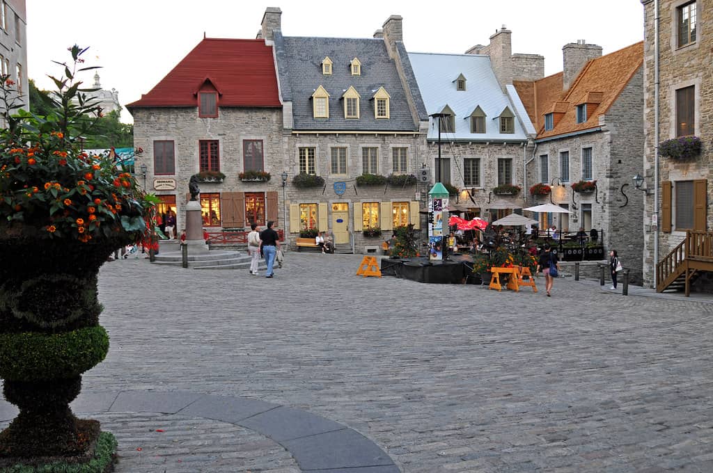 Cobblestone Square