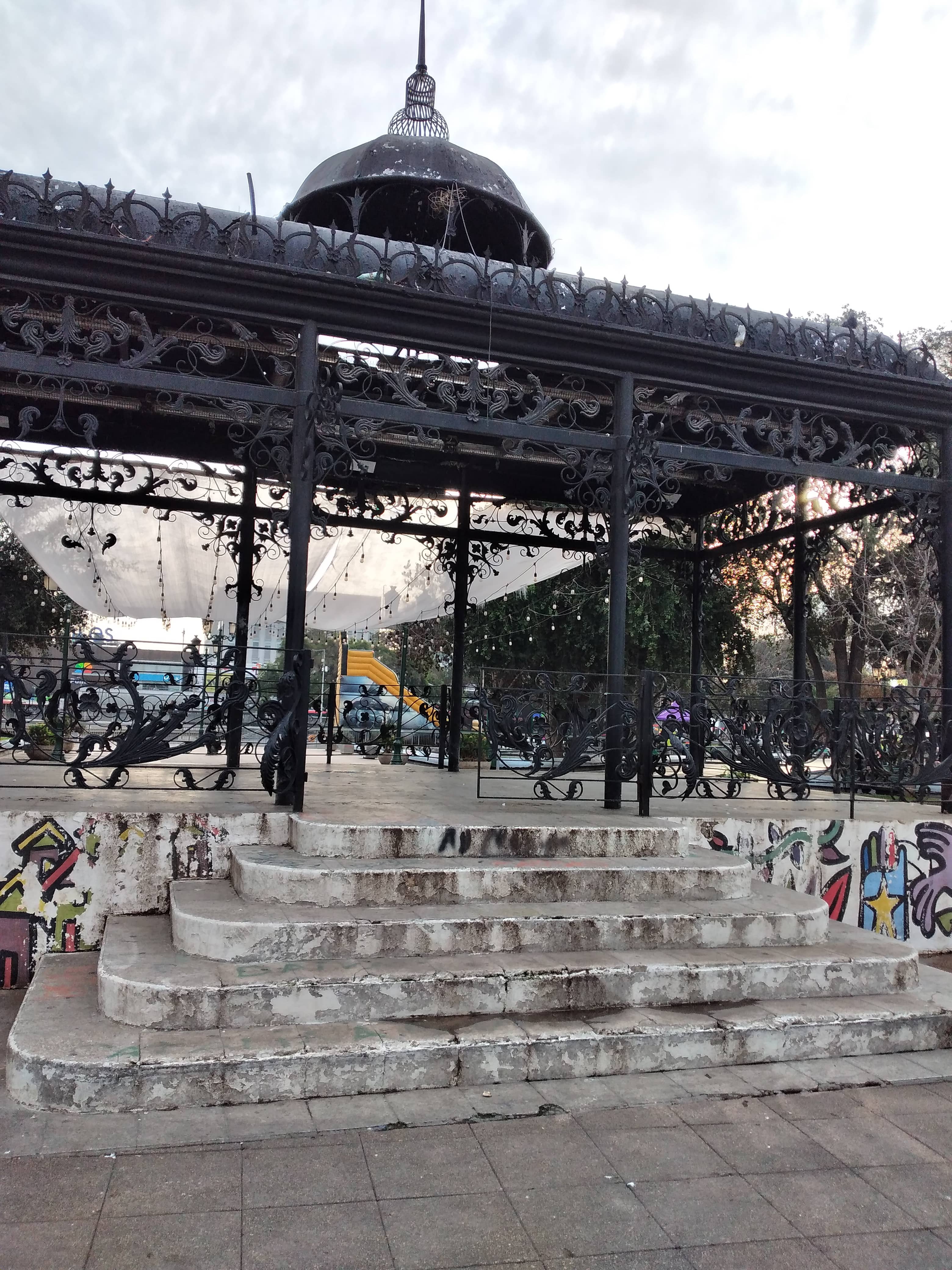 Surrounding Architecture