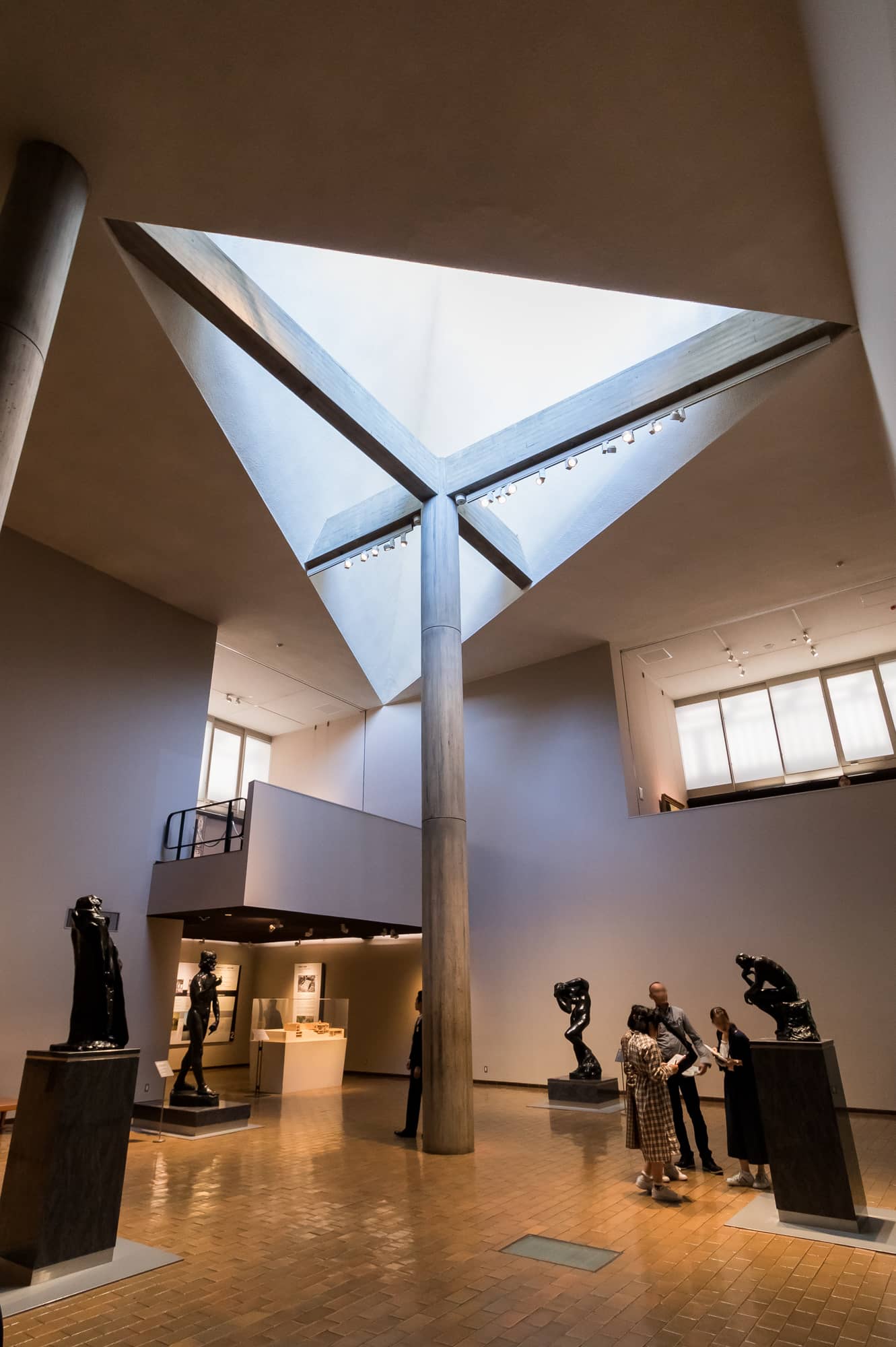 Modern & Contemporary Art