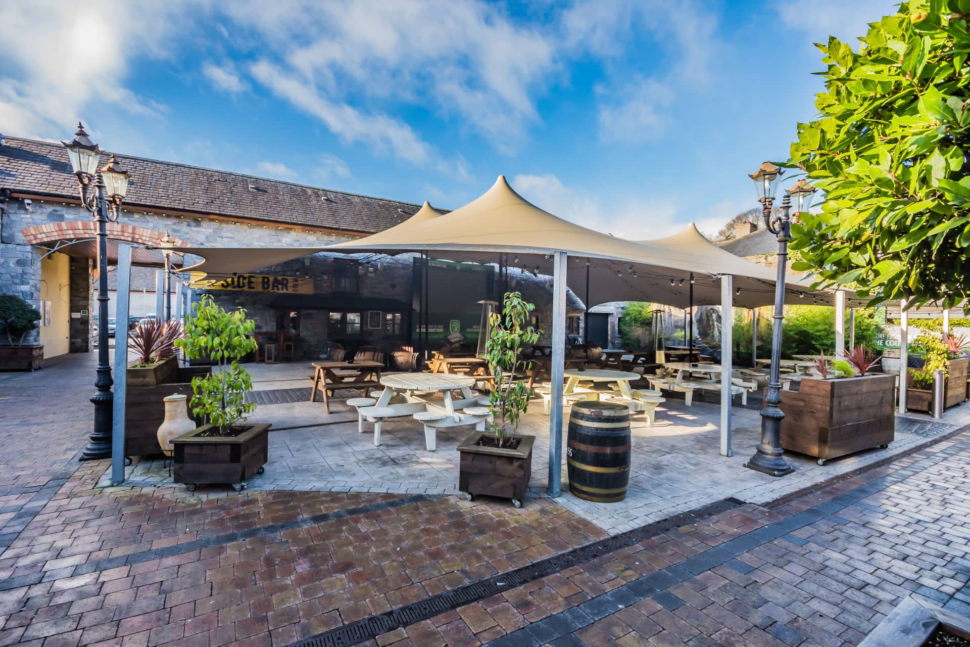 On-site Dining & Bar