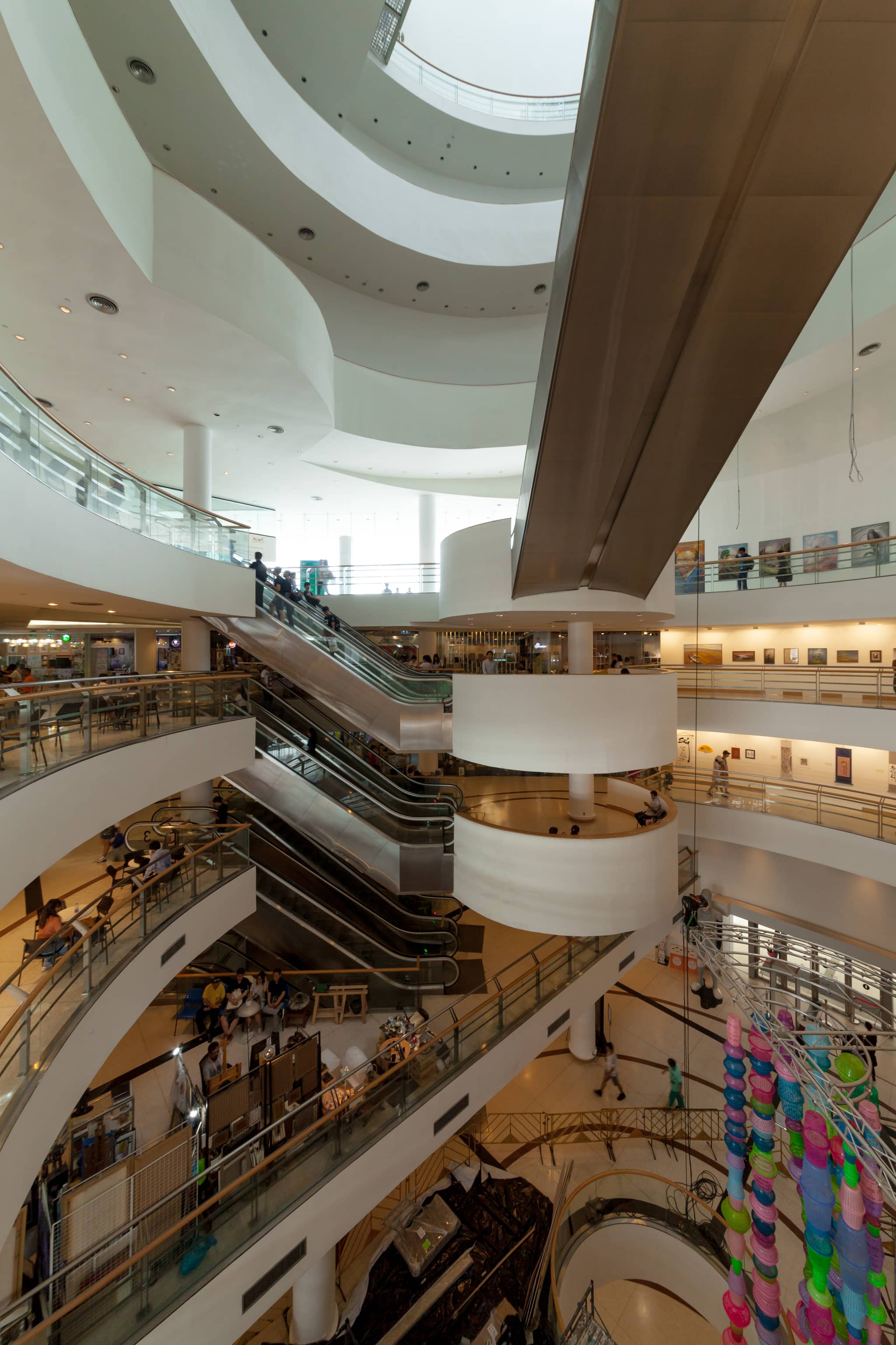 Unique Shops & Cafes