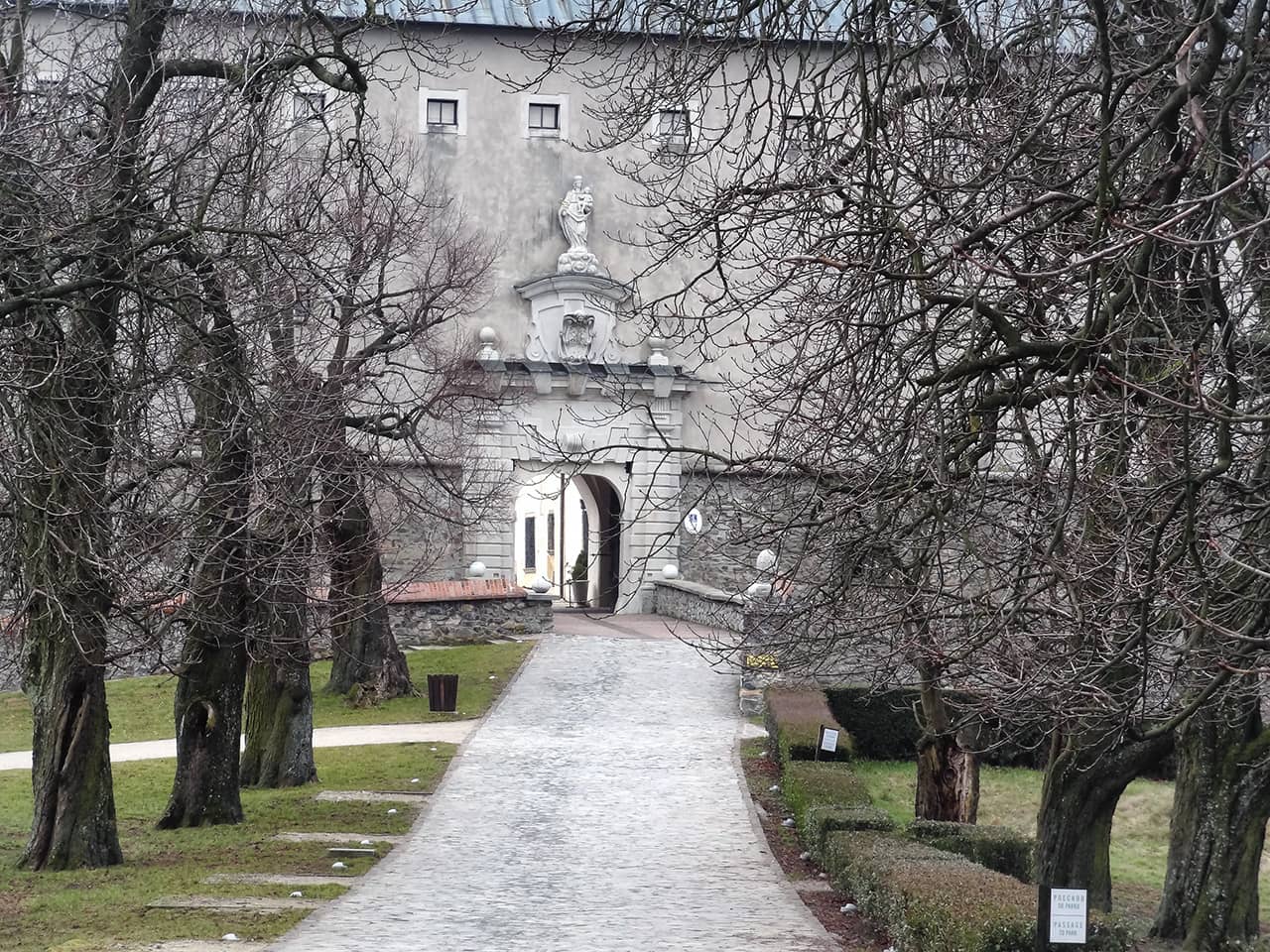 Scenic Gardens and Views