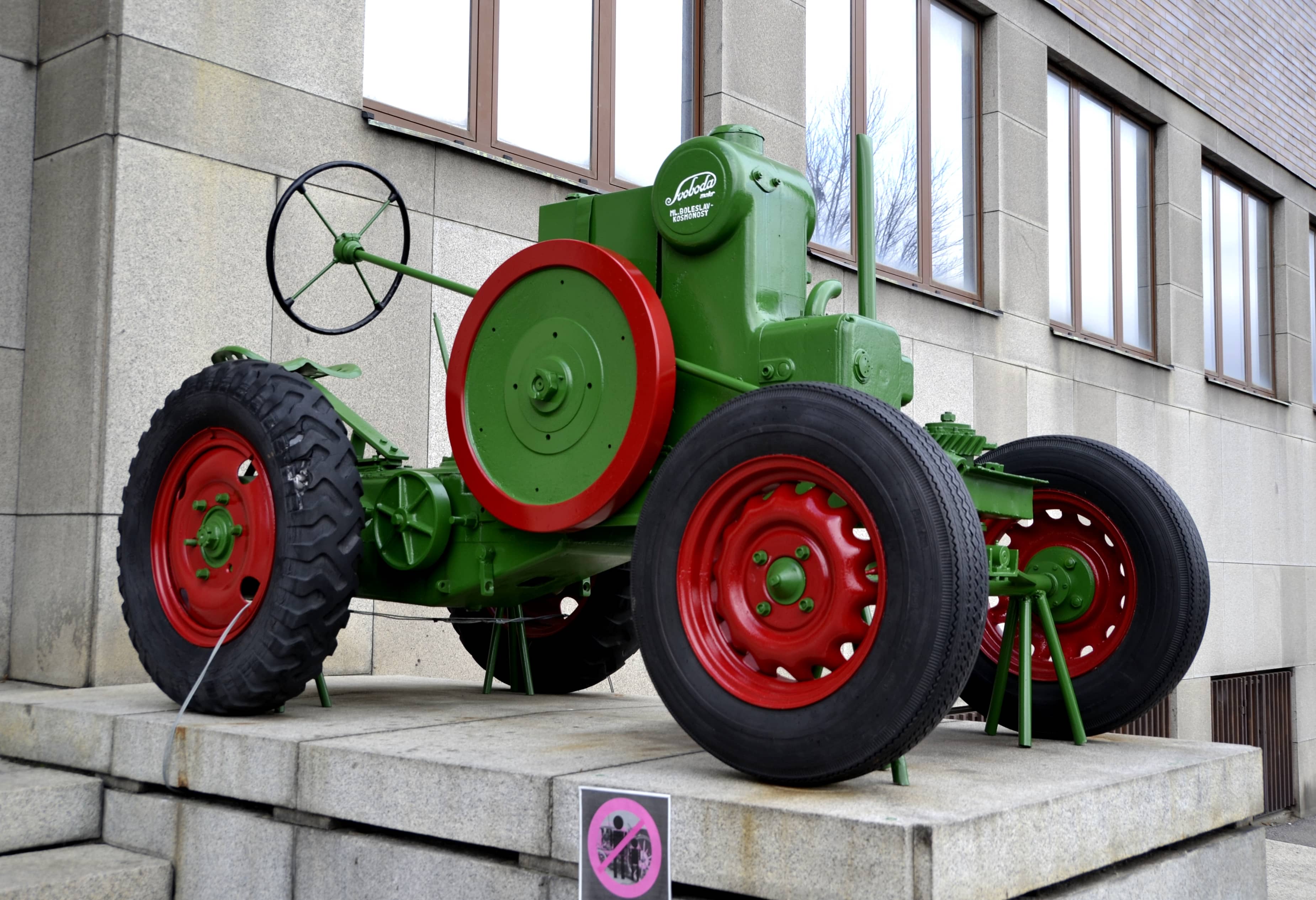 Tractor & Agricultural Machinery
