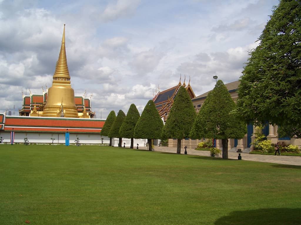 Temple Grounds & Architecture