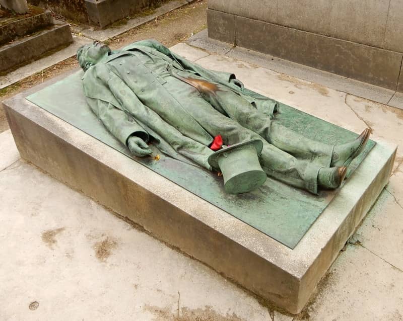 Victor Noir's Statue
