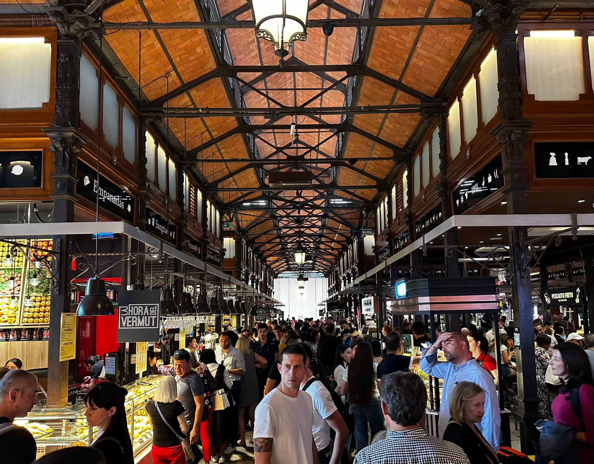 Lively Lunchtime Buzz