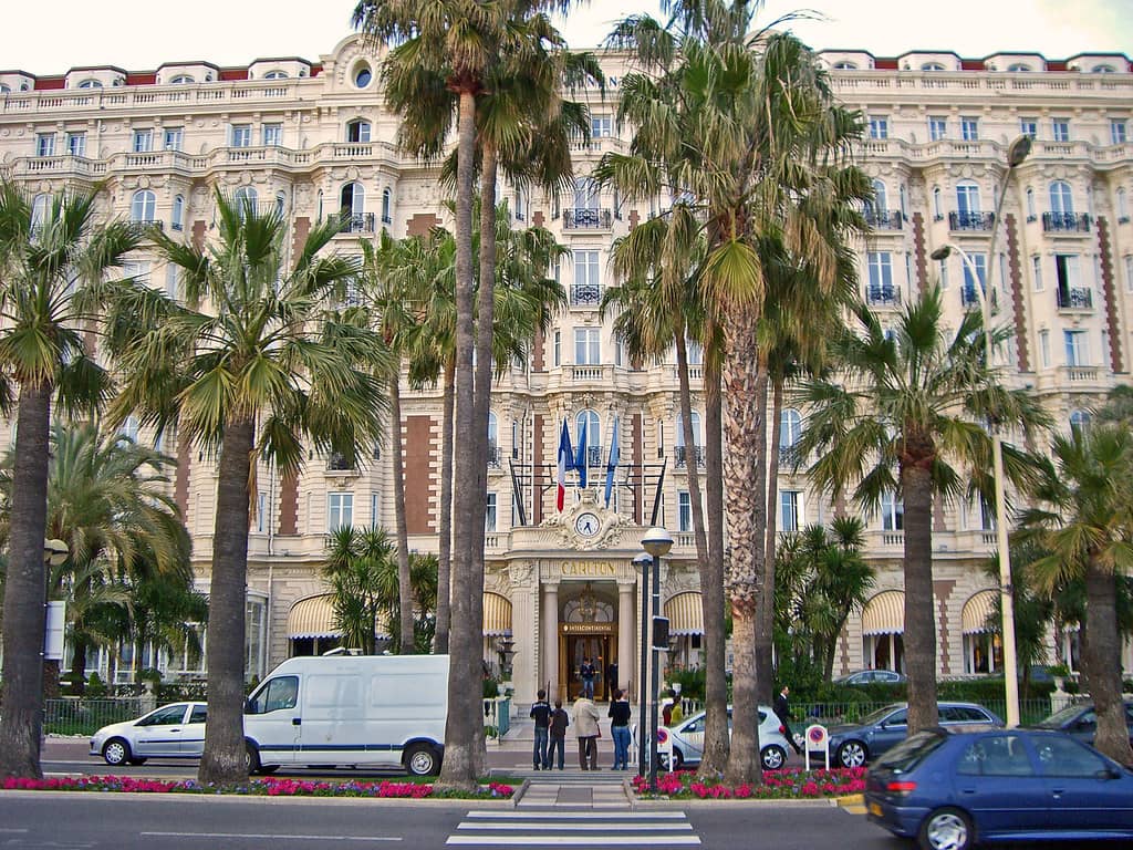 Luxury Shopping & Dining