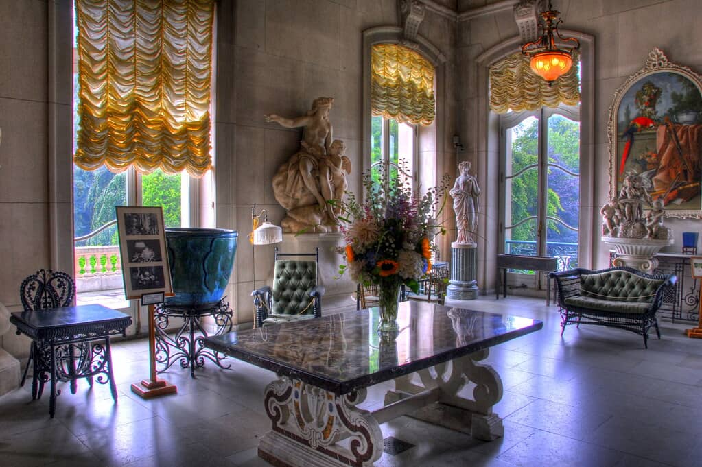 Lavish Drawing Room