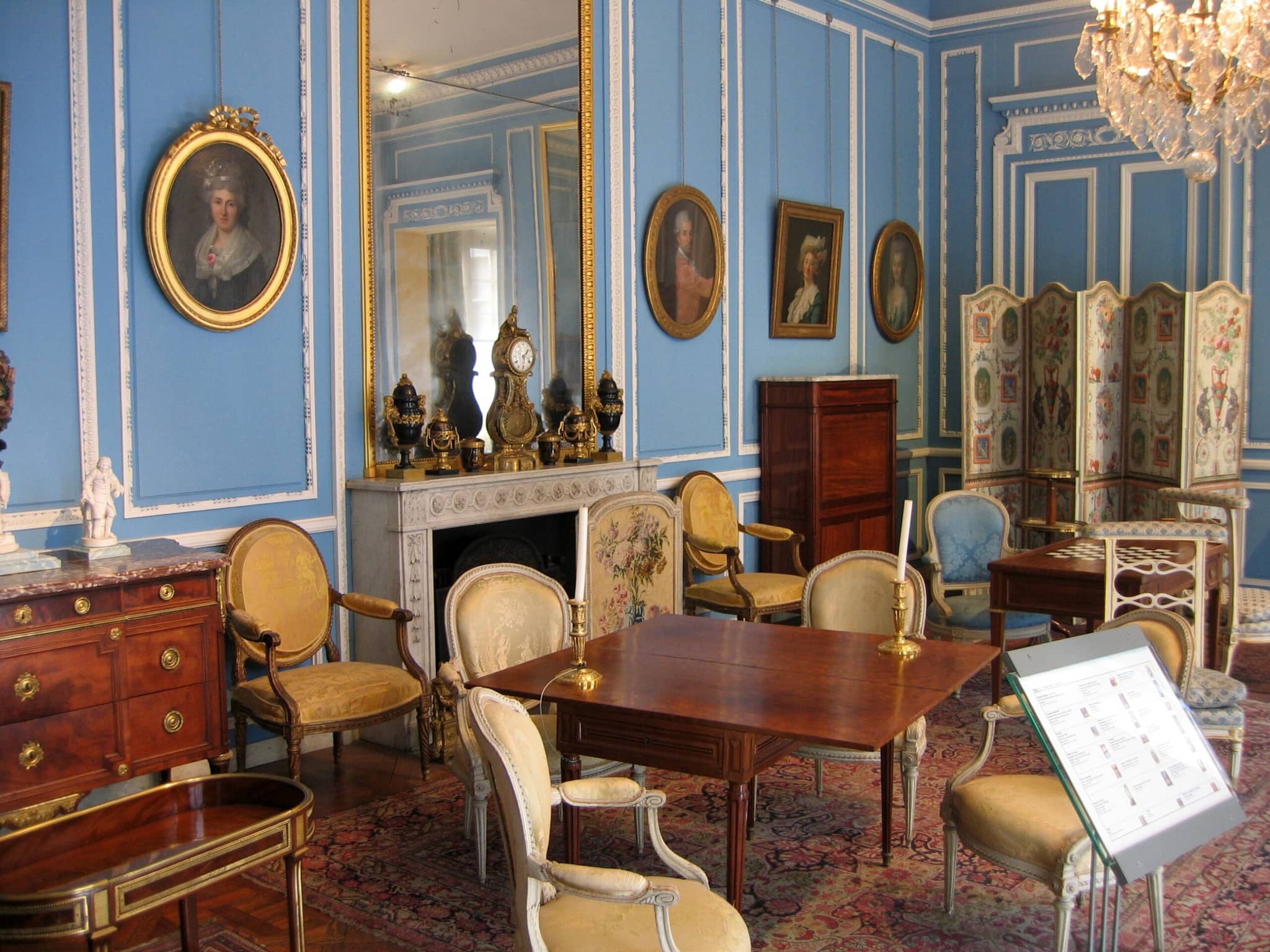 Authentic Early 20th-Century Interiors
