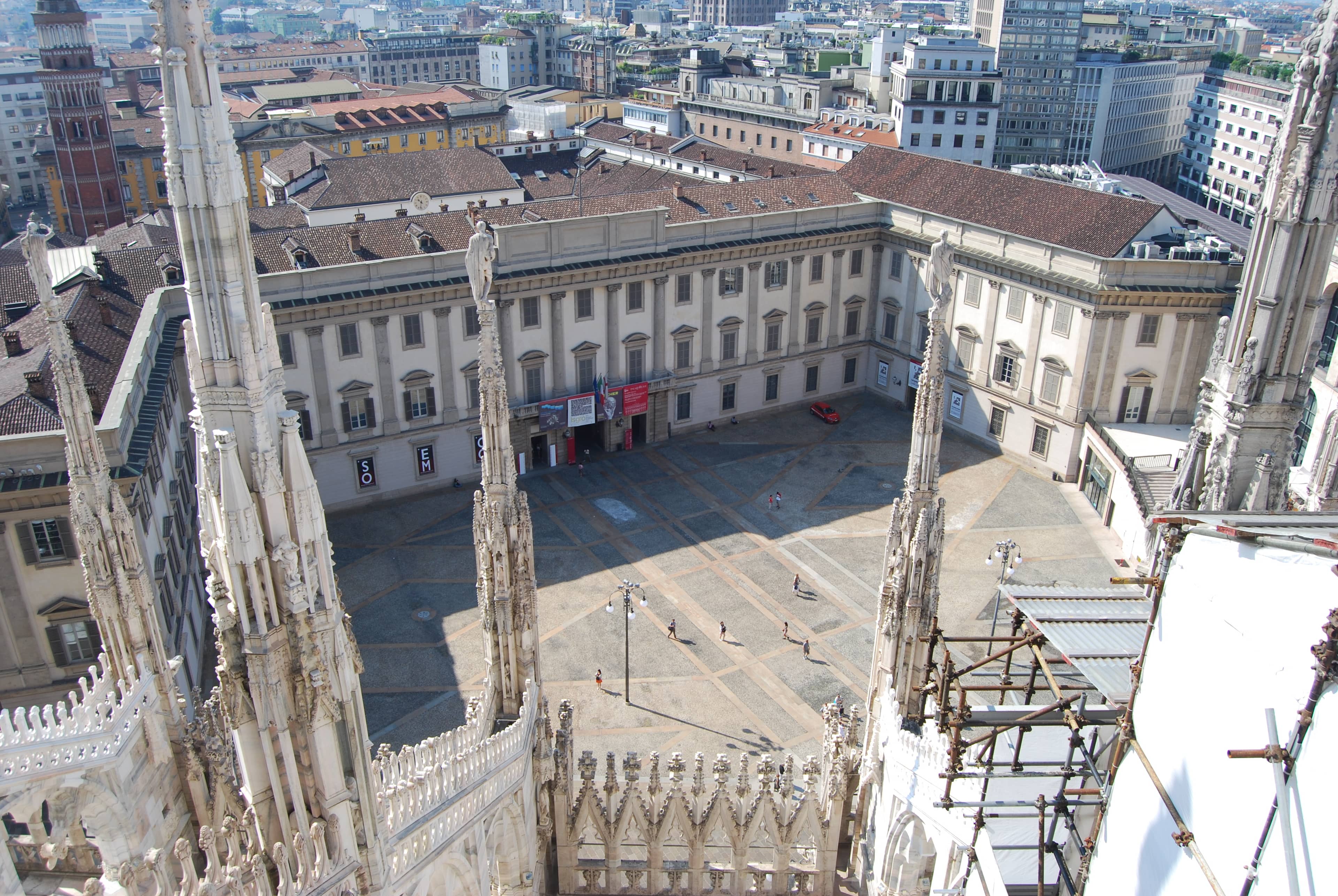 Piazza del Duomo Views