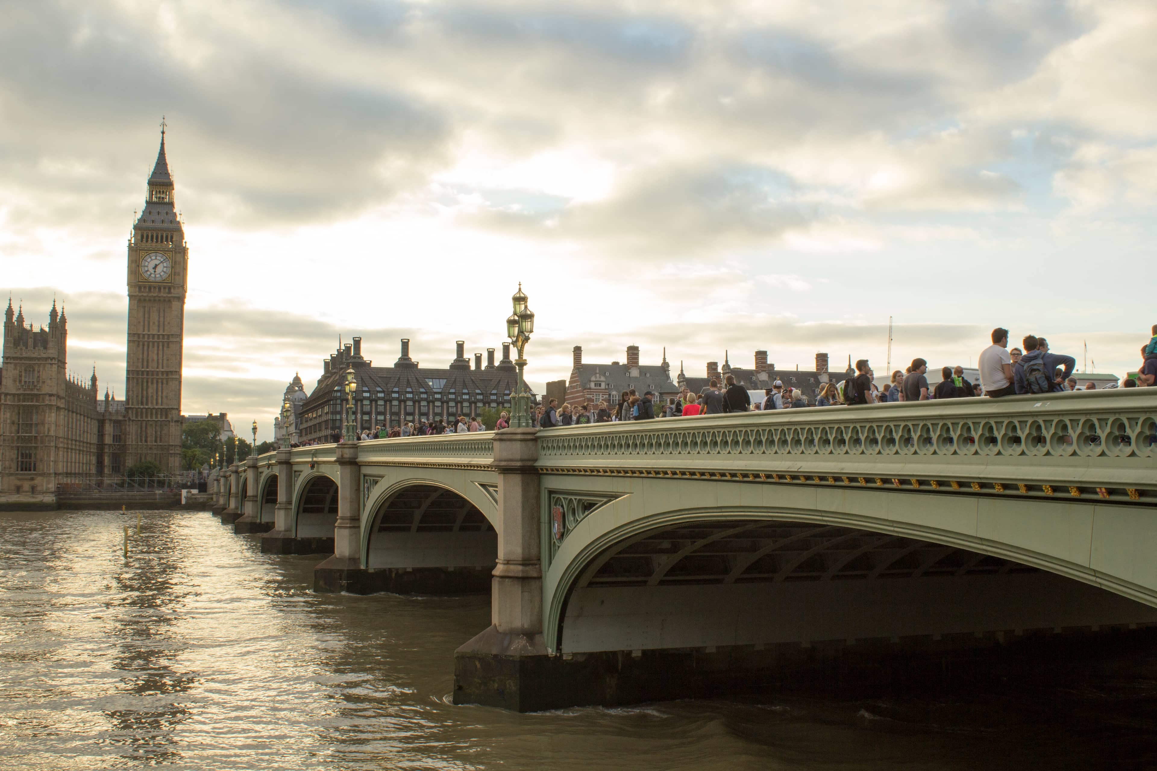Westminster Bridge Arch Photo Spot