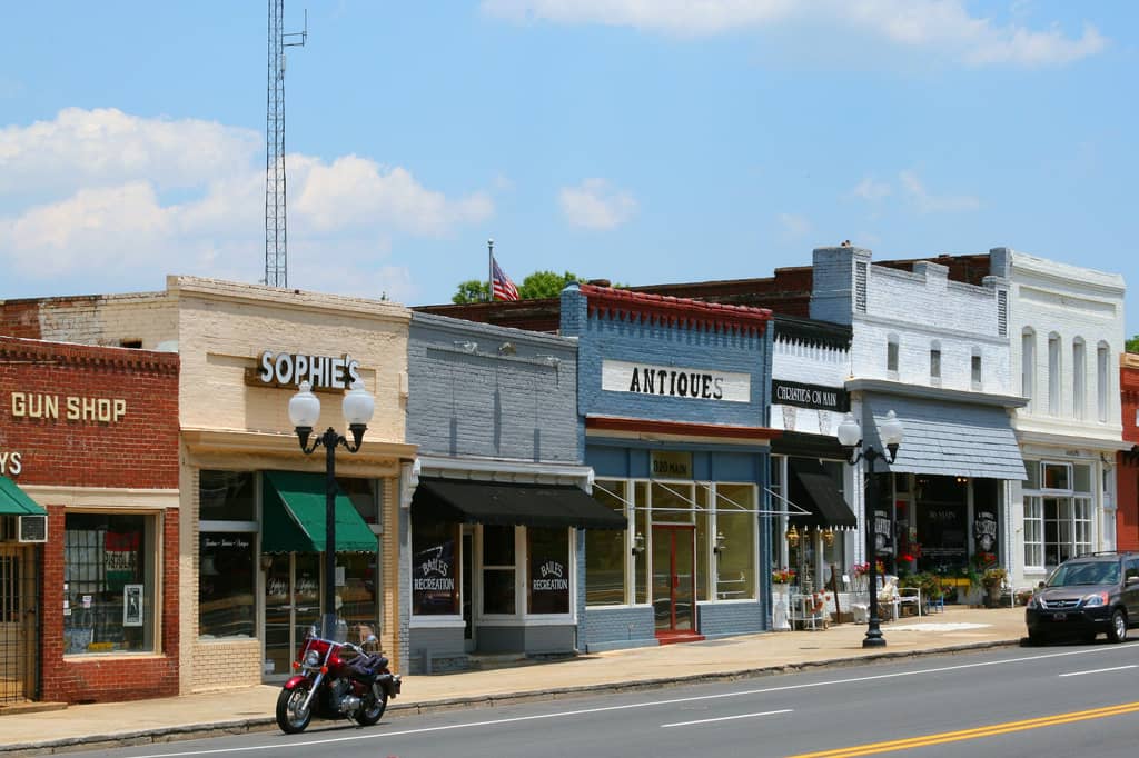 Downtown Boutiques & Bars