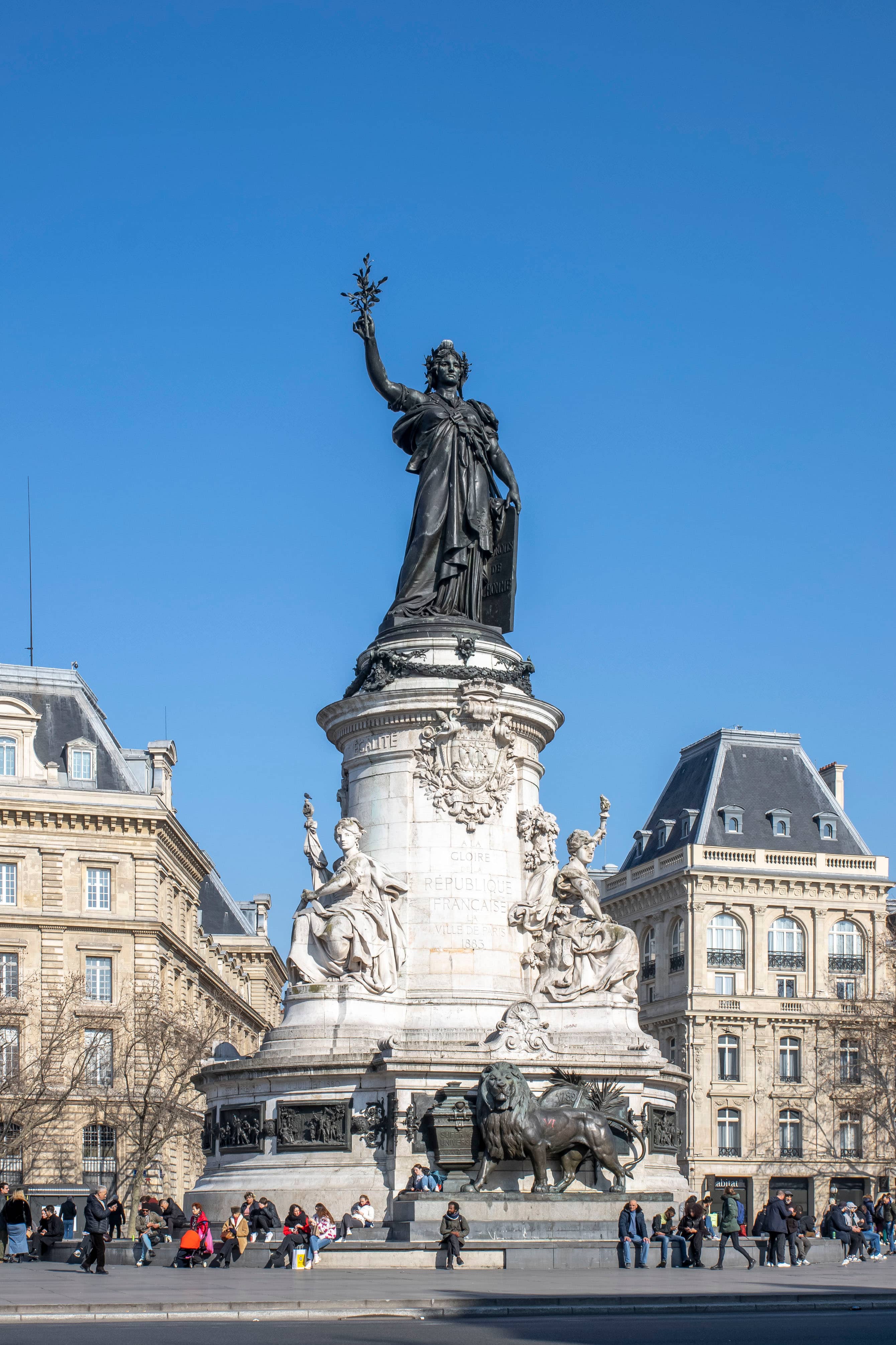 Surrounding Architecture