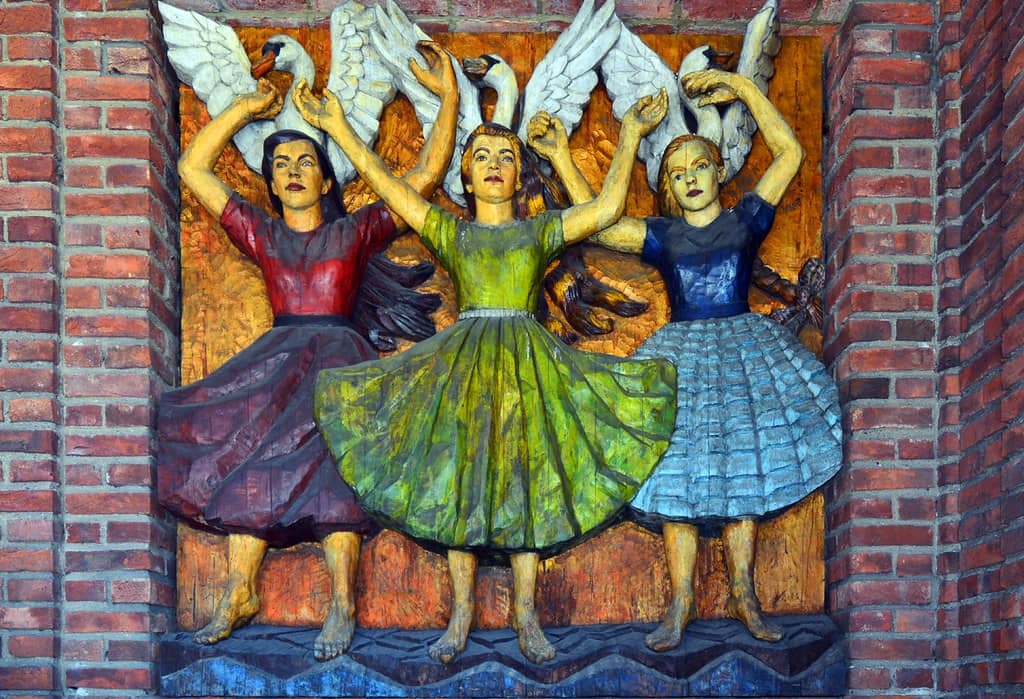 Courtyard Art & Fountain