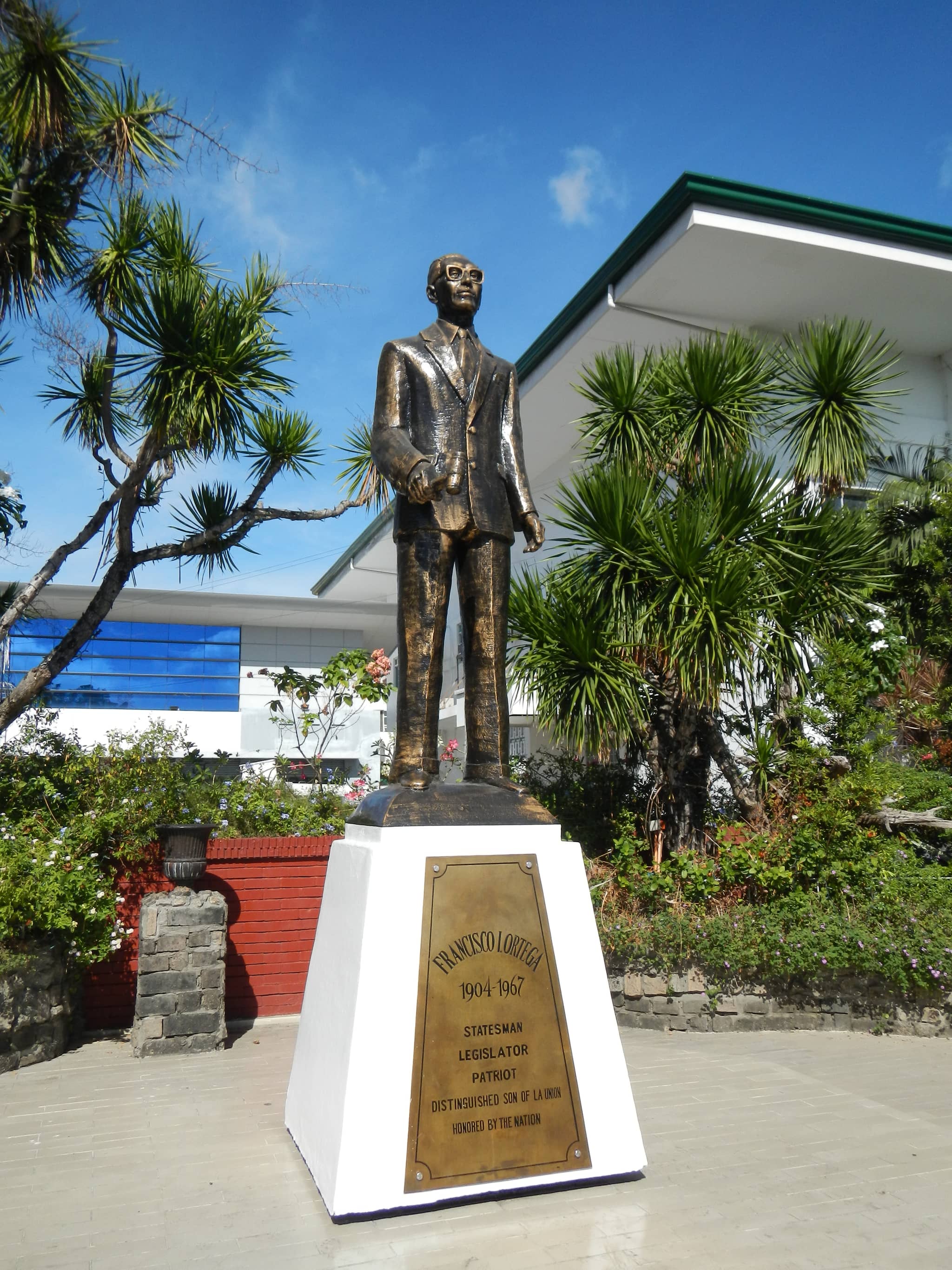 San Fernando Monument