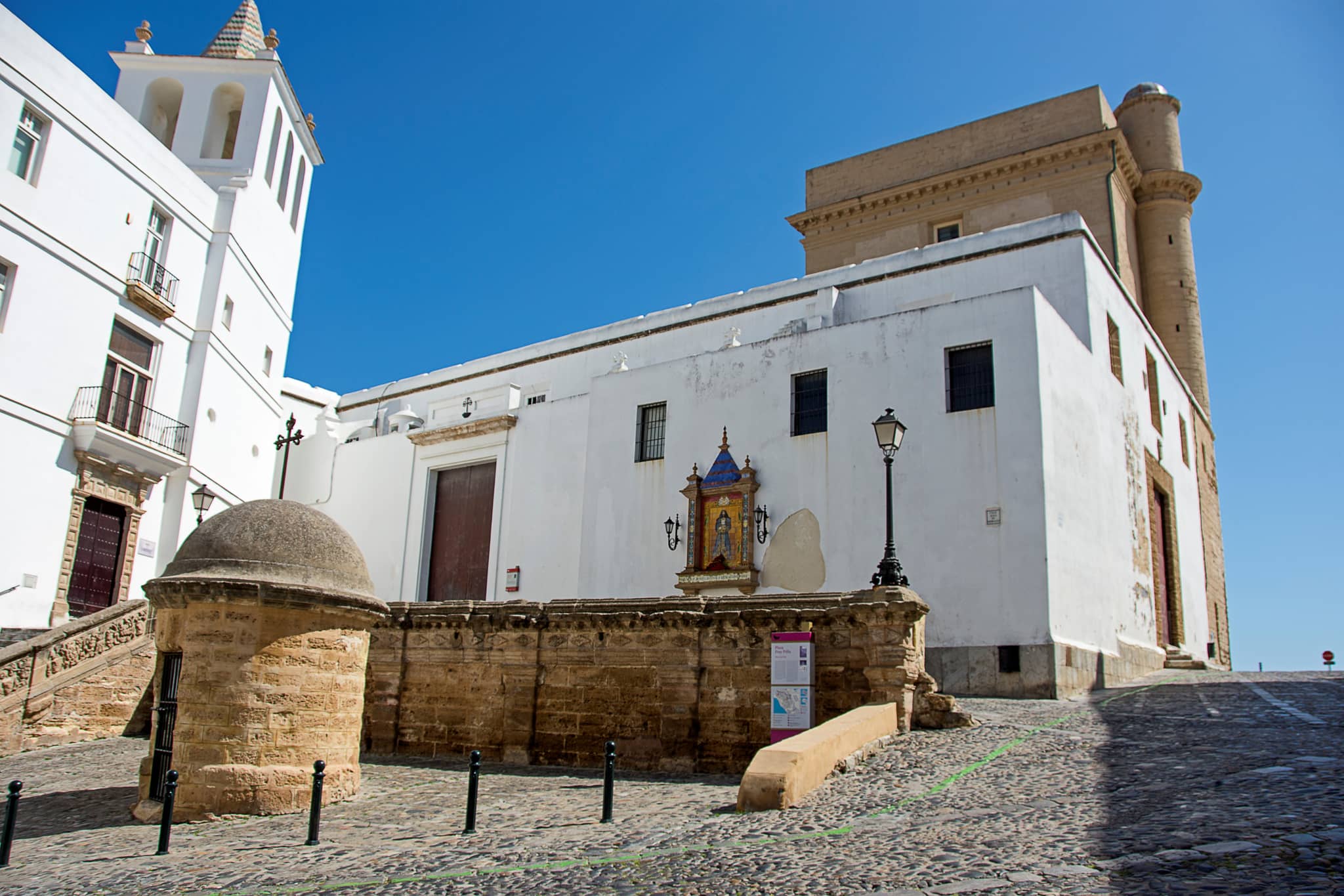 El Pópulo District Charm