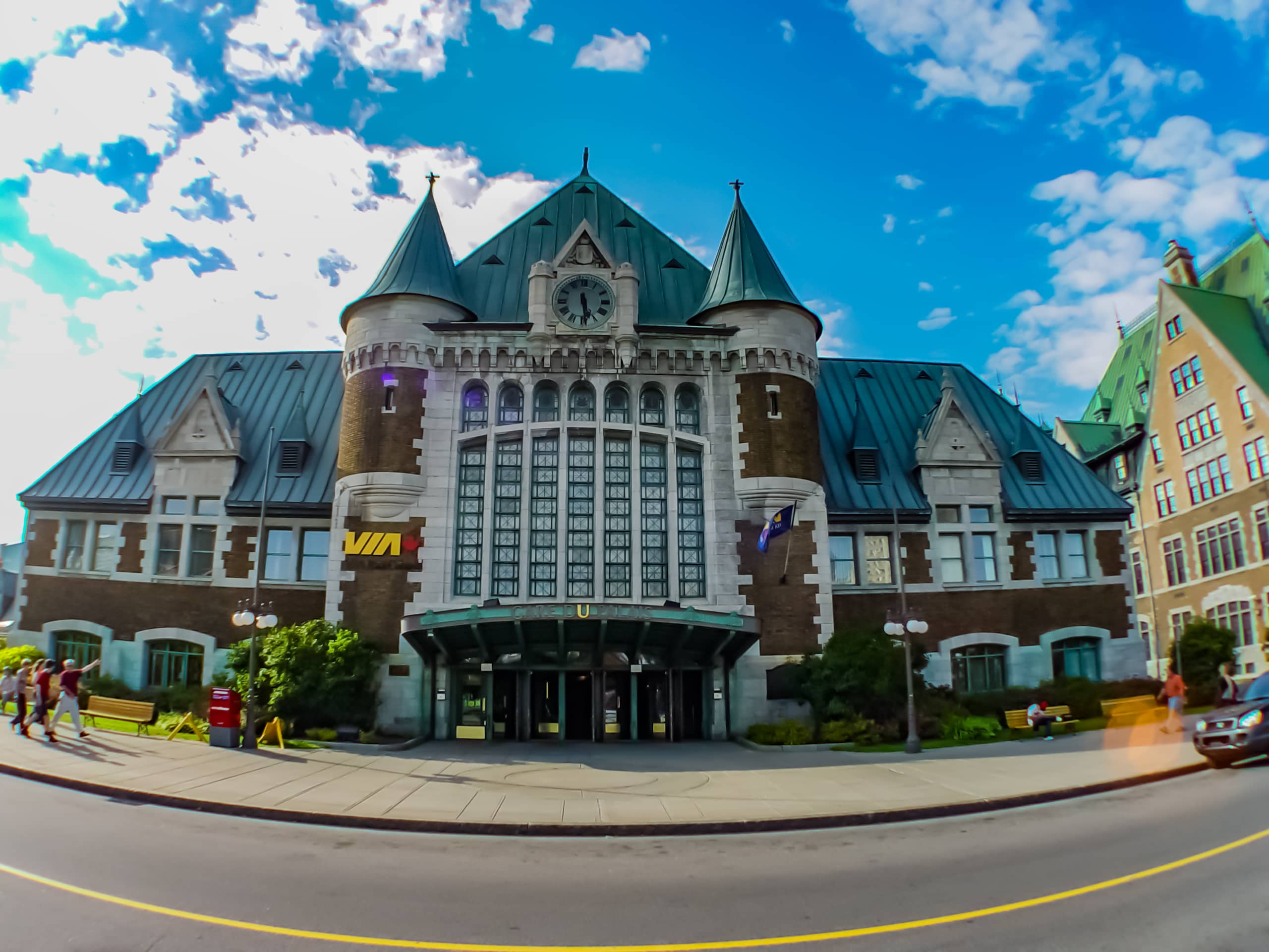 Proximity to Old Quebec