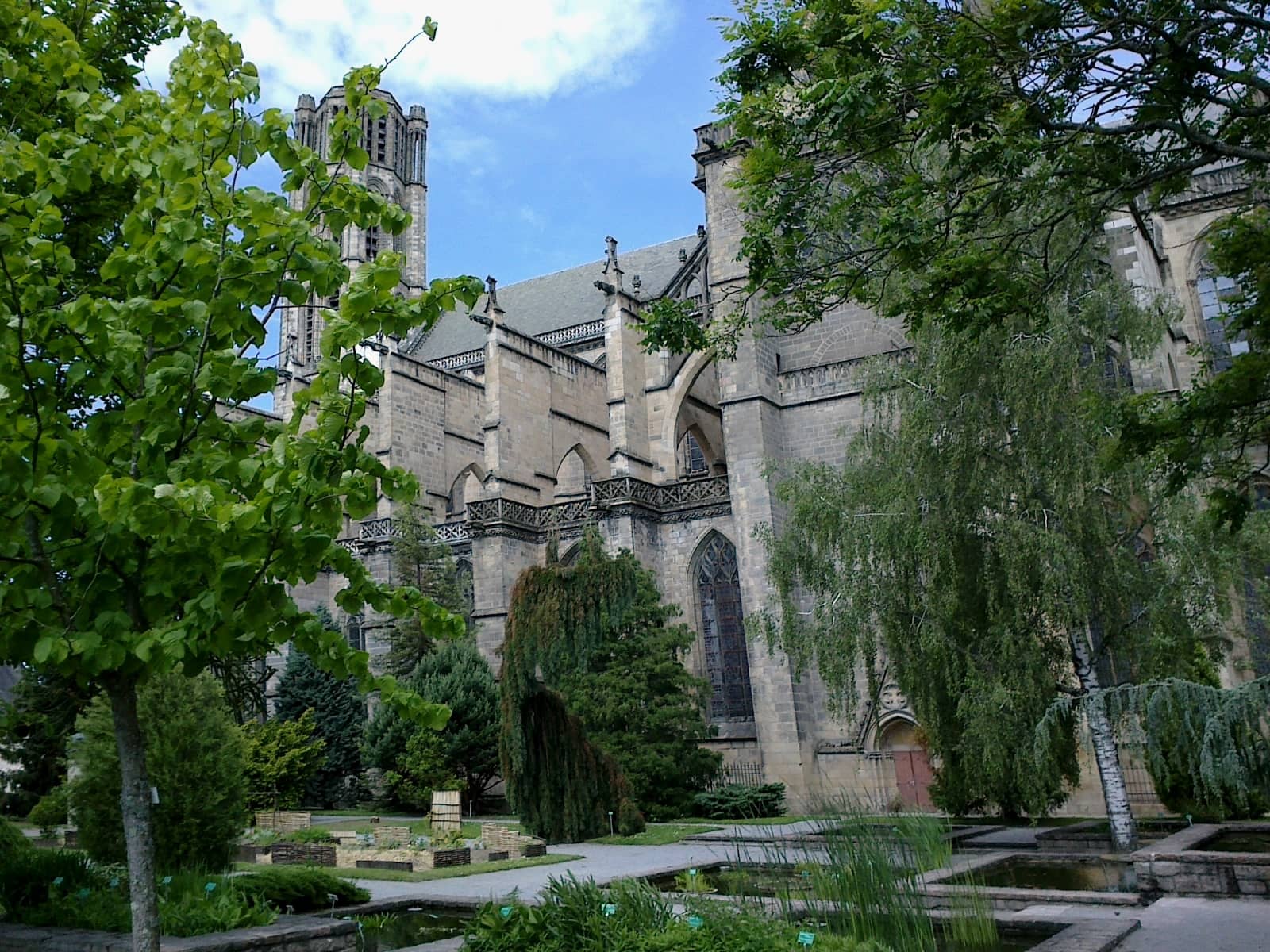 Nearby Gardens