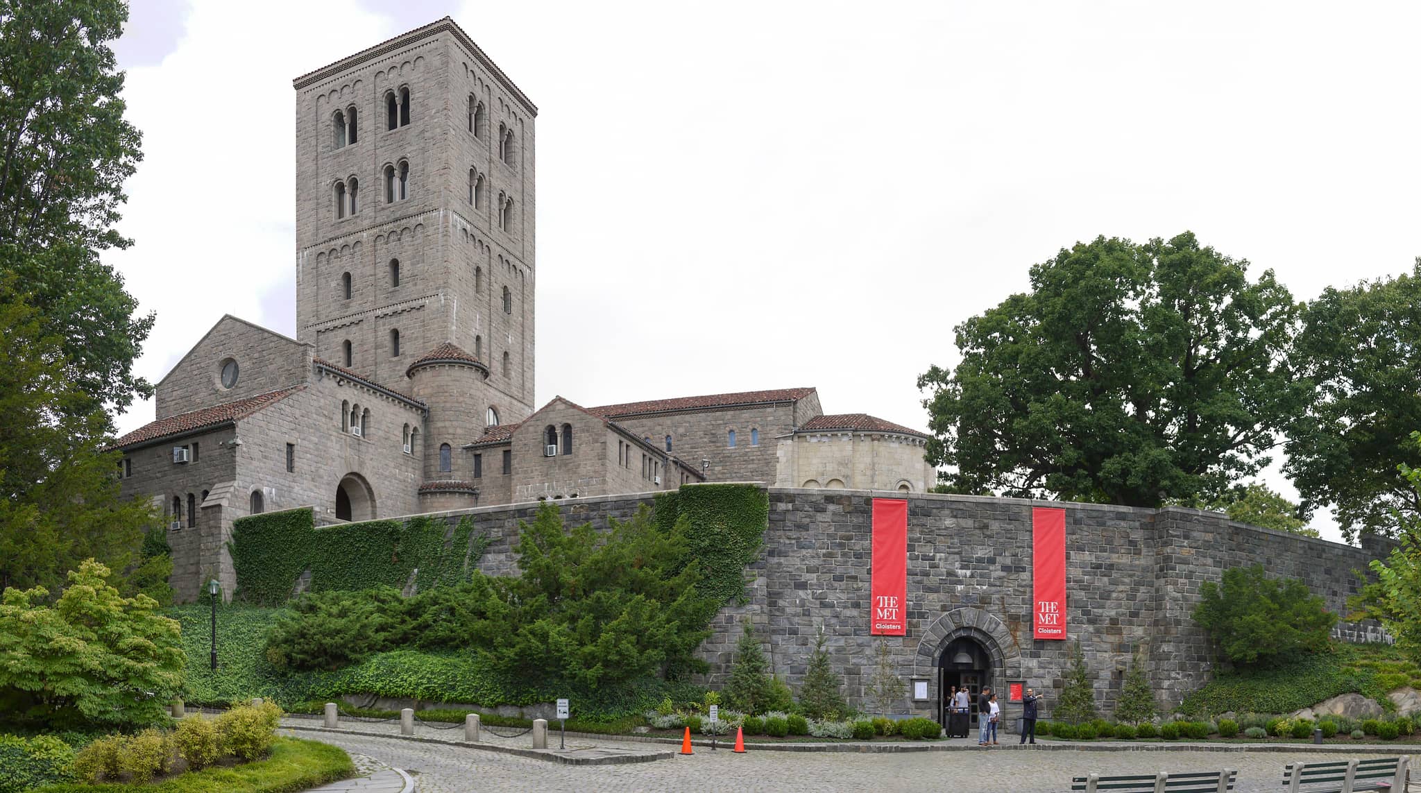Romanesque and Gothic Architecture
