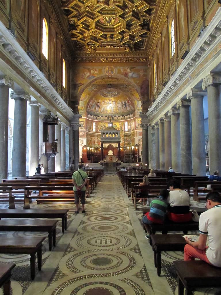 Lavish Interior & Roman Columns