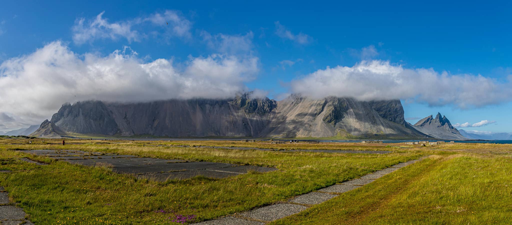 Panoramic Mountain Views