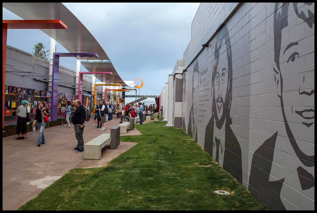 Photo & Video Displays